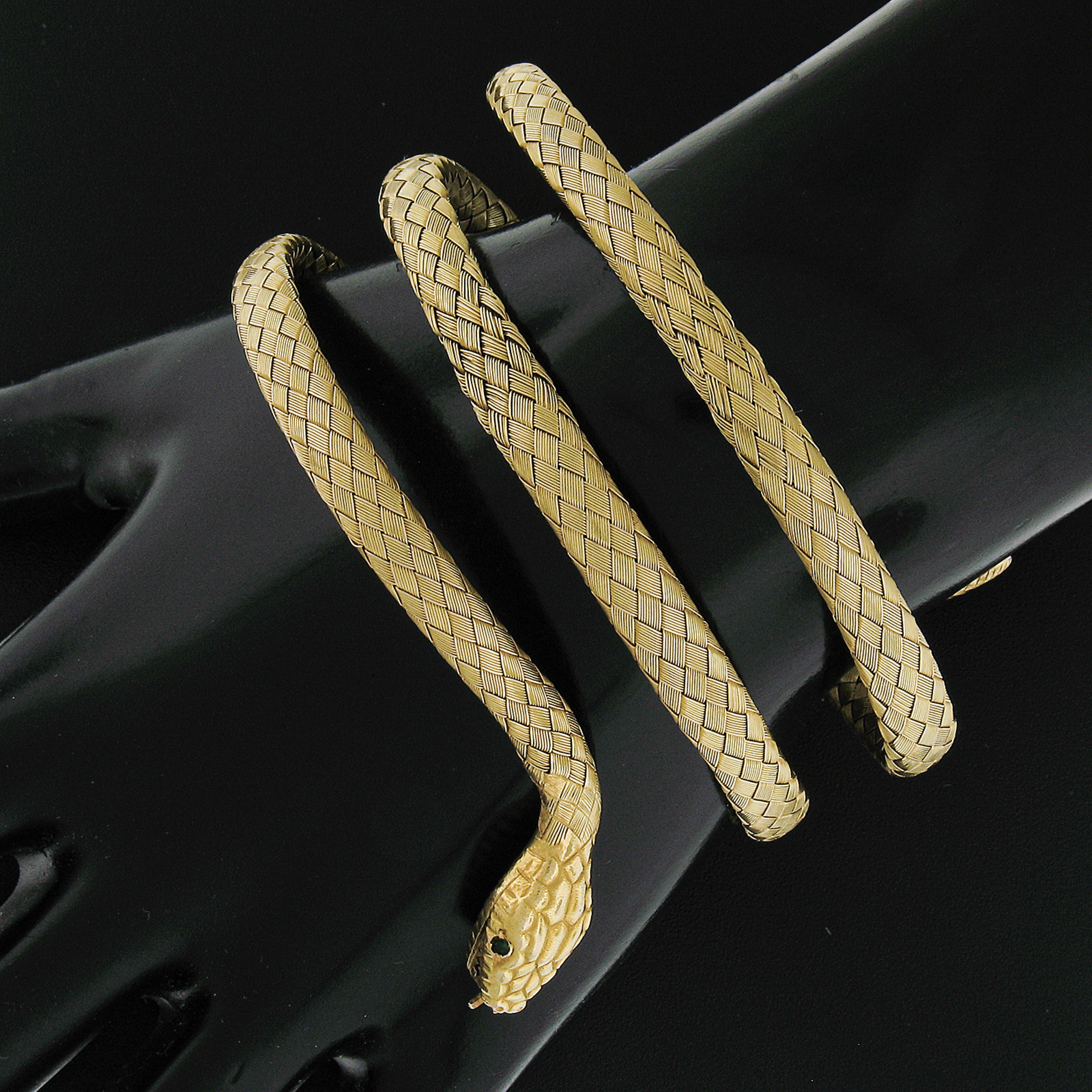 Round Cut Vintage 18k Yellow Gold Braided Basket Weave Snake Wrap Wrist Bangle Bracelet For Sale