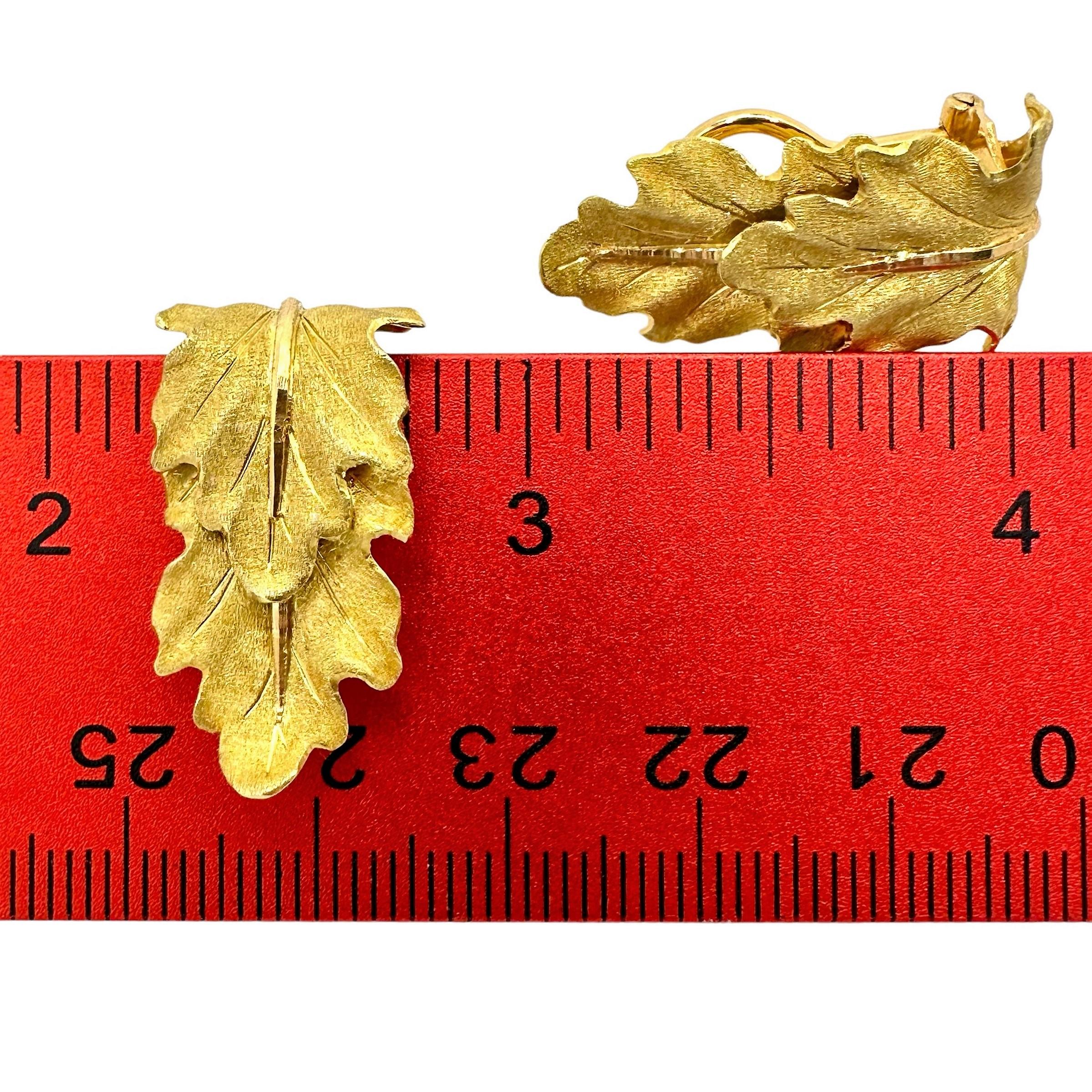 Boucles d'oreilles feuilles Buccellati vintage en or jaune 18 carats de 1 pouce de long par 1/2 pouce de large en vente 1