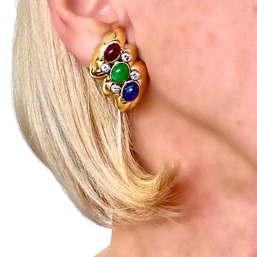 Pendientes vintage de oro amarillo de 18 quilates con cabujón de rubí, esmeralda, zafiro y diamantes en venta 2