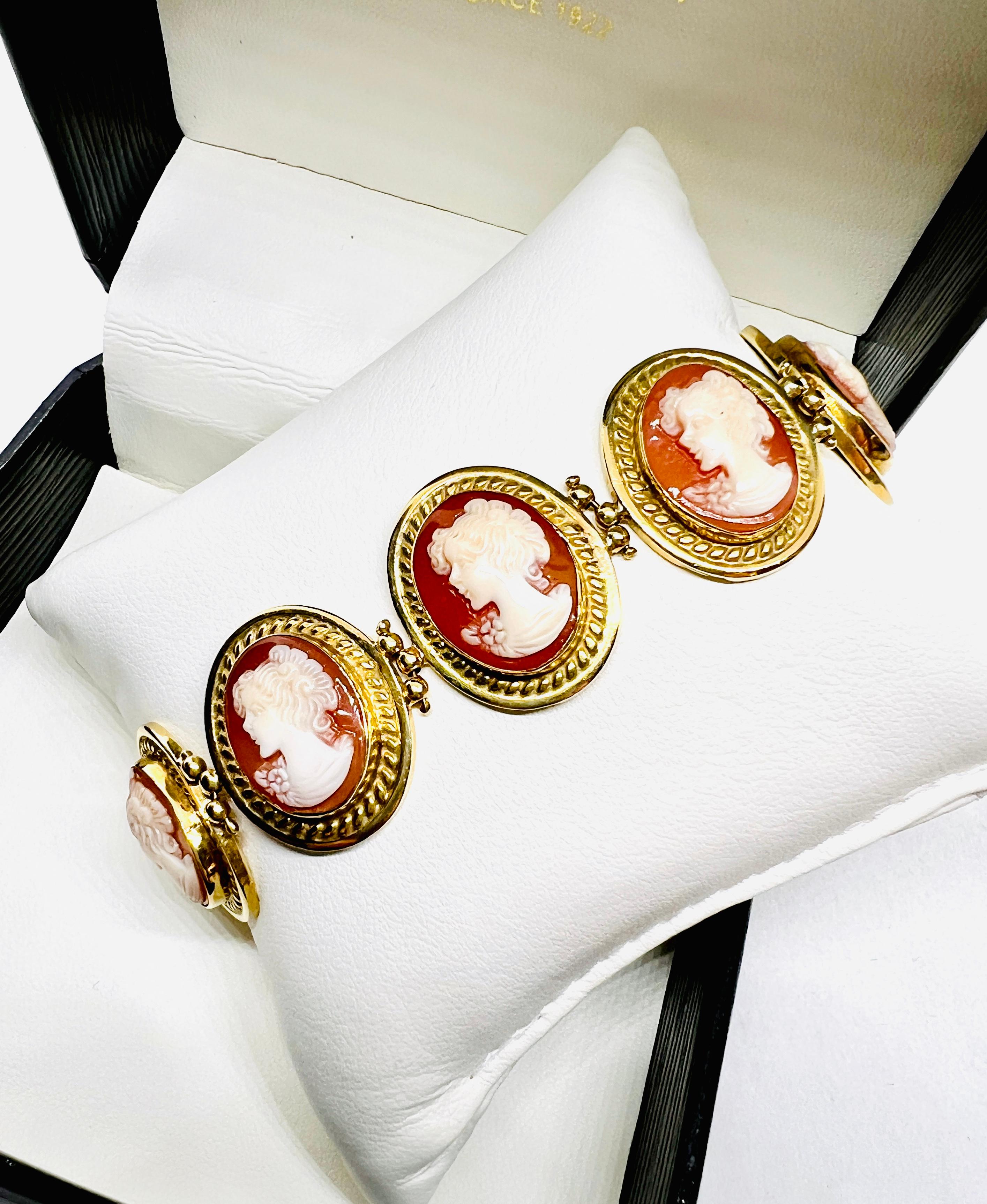 Vintage 18K Yellow Gold Cameo Bracelet  In Excellent Condition For Sale In Birmingham, AL