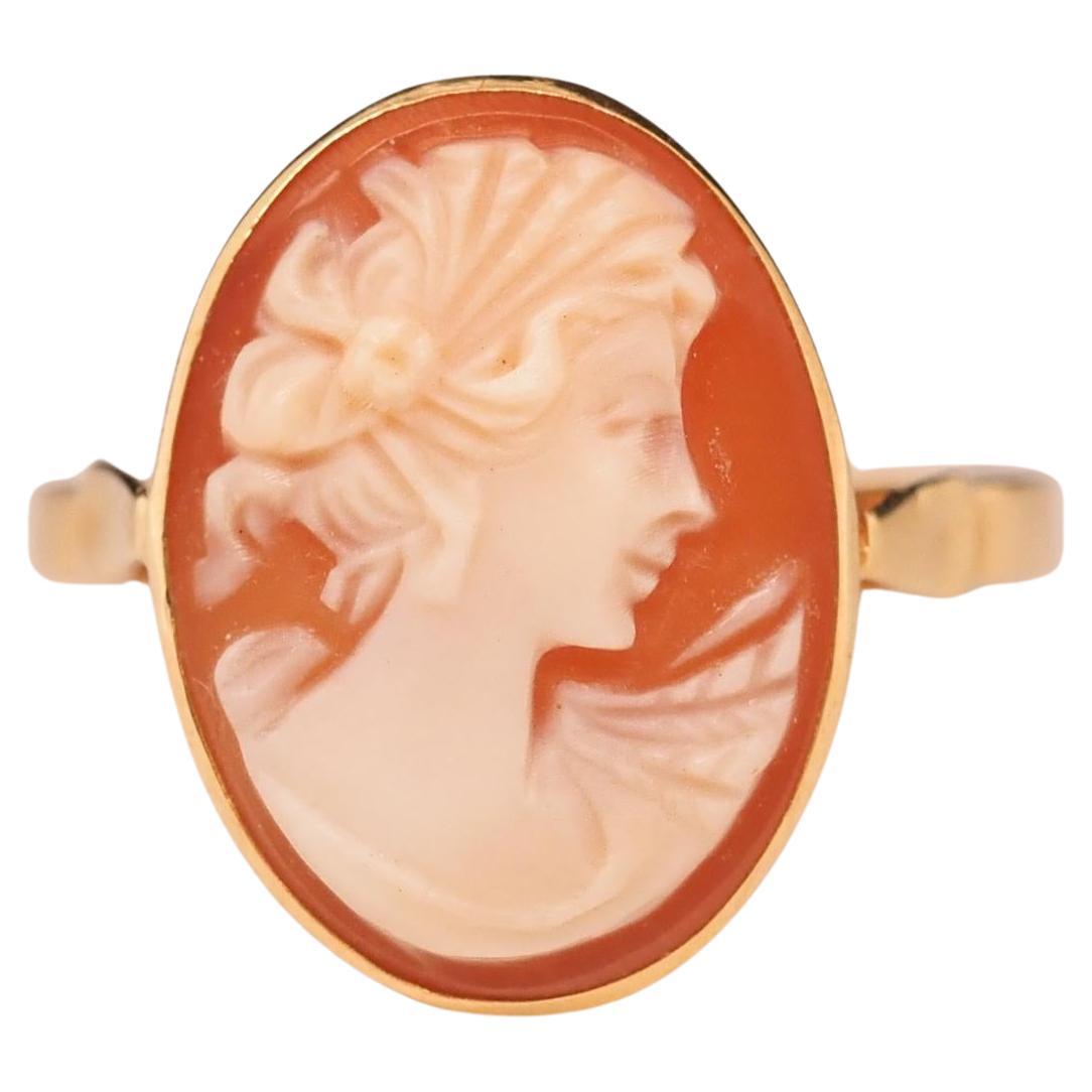 Vintage 18K Yellow Gold Cameo Ring For Sale at 1stDibs