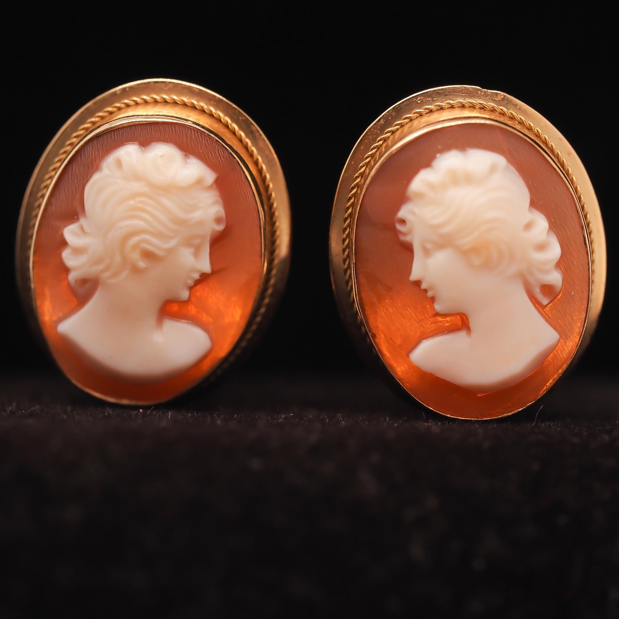 Year: 1930s
Item Details:
Metal Type: 18k Yellow Gold [Hallmarked, and Tested]
Weight: 4.9 grams
Measurements: 18.3mm x 14.45mm
Condition: Excellent
Era: Vintage