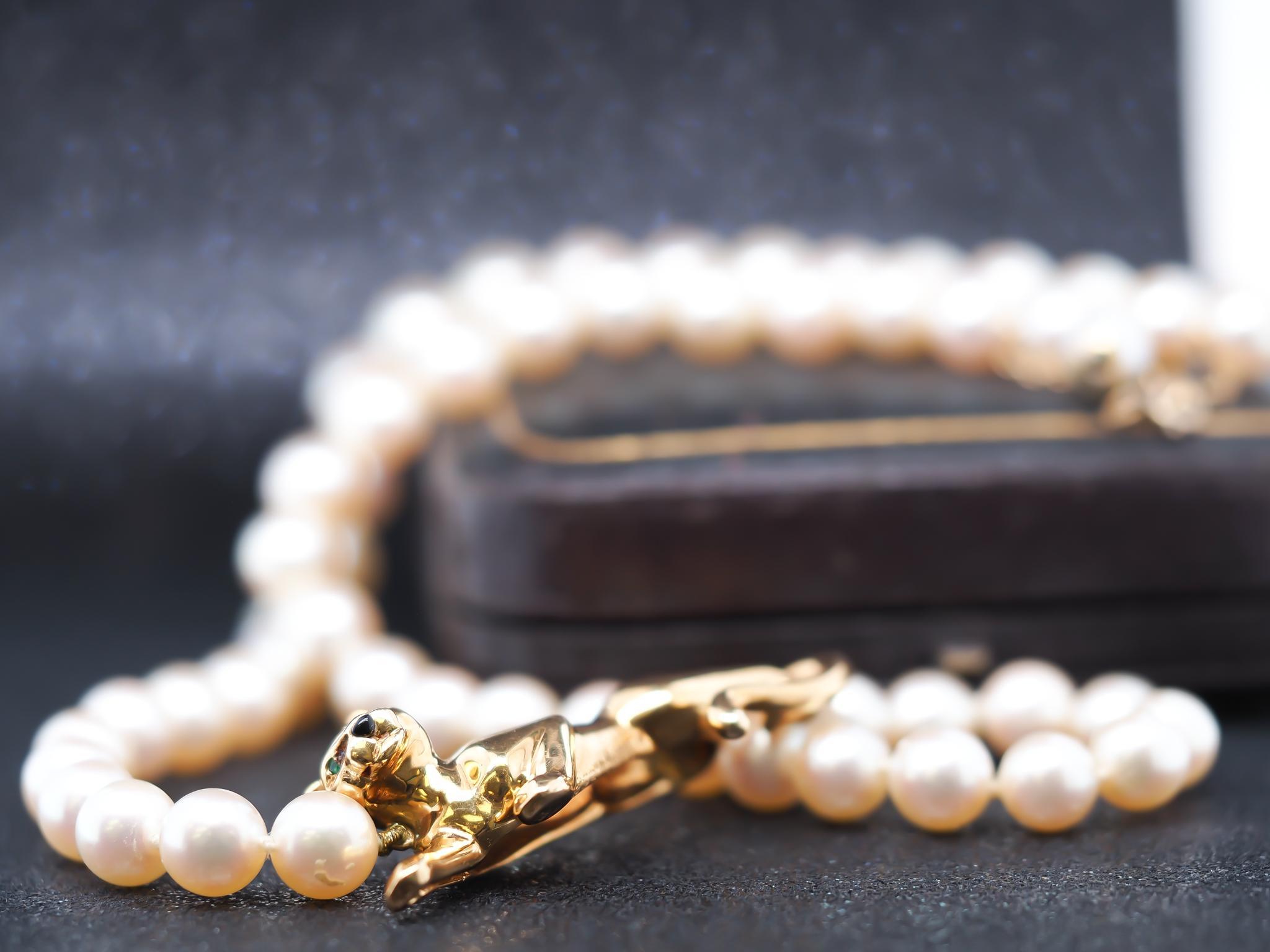 Vintage 18K Yellow Gold Cartier Panthere Emerald and Pearl Necklace For Sale 6
