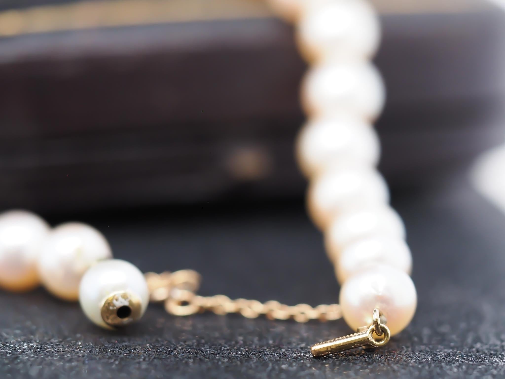 Vintage 18K Yellow Gold Cartier Panthere Emerald and Pearl Necklace For Sale 8
