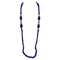 Collier opéra vintage en or jaune 18 carats sculpté avec sphère de baril en lapis 32