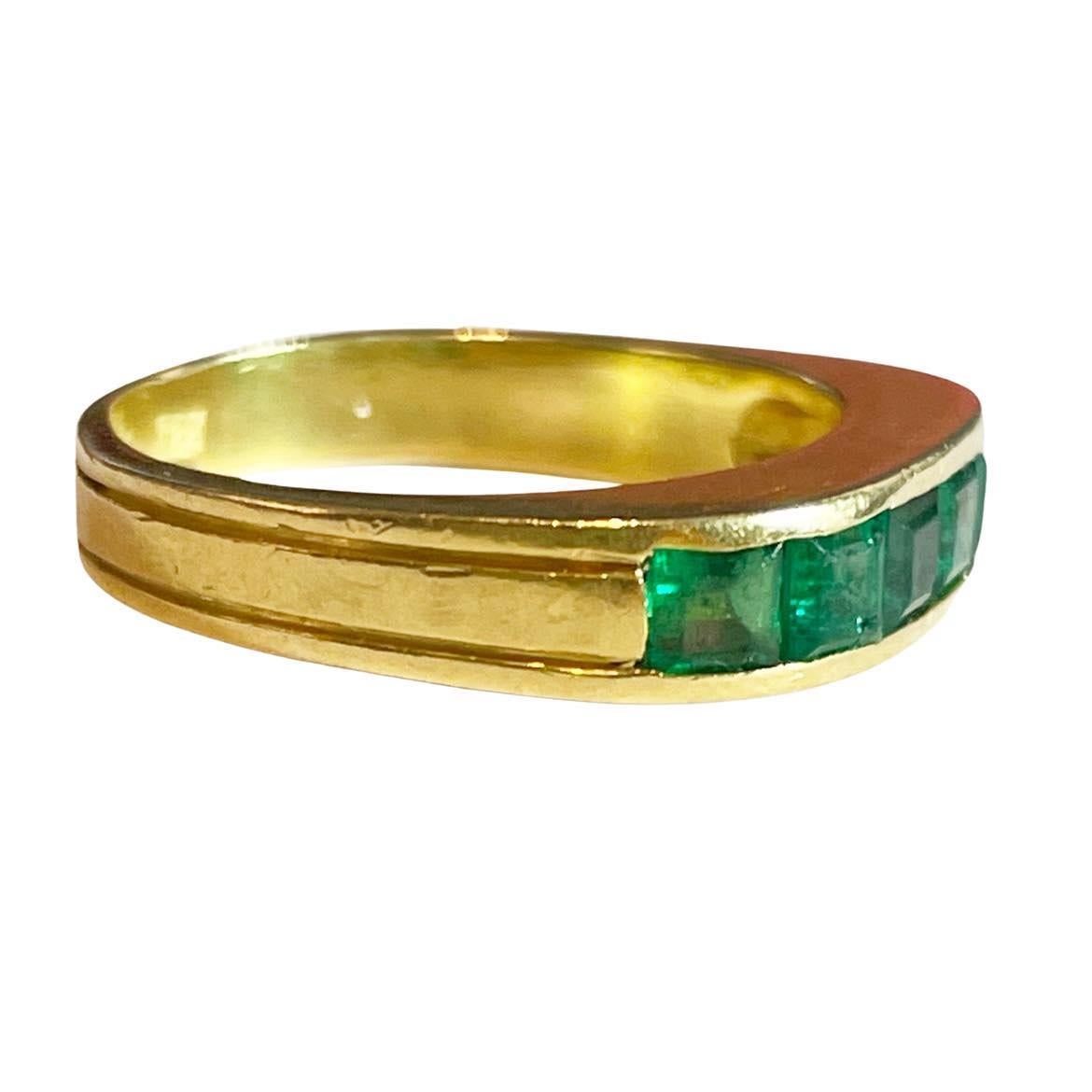 Modern Vintage 18K Yellow Gold Channel Set Green Emerald Gemstone Wedding Band Ring