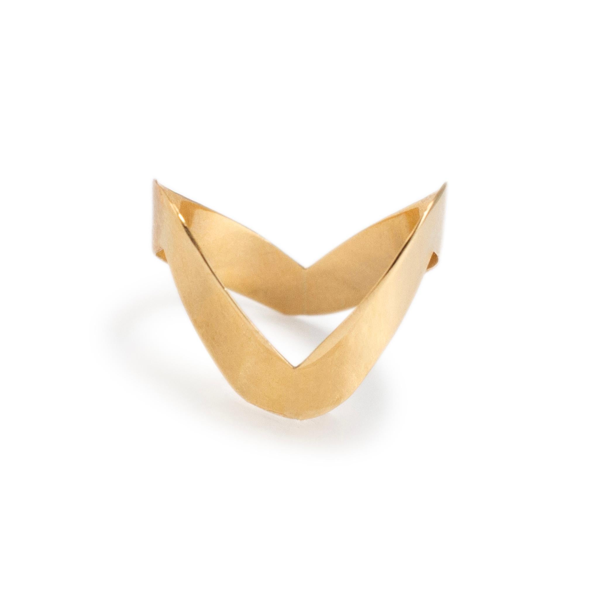 Women's or Men's Vintage 18K Yellow Gold Chevron V Shaped Open Band Ring For Sale