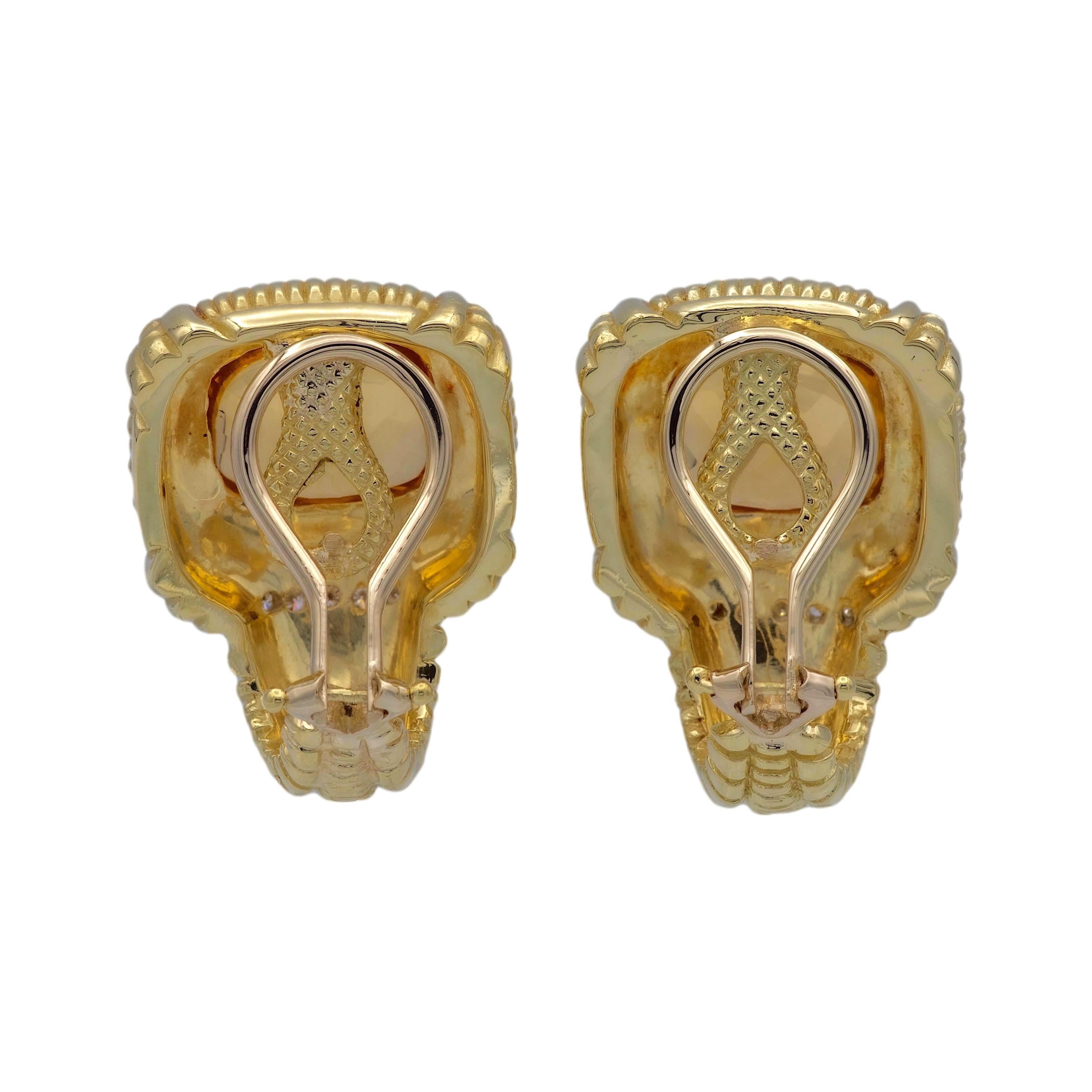 Taille coussin Boucles d'oreilles vintage en or jaune 18K avec citrine et diamant à clip en vente