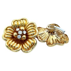 Vintage 18K Yellow Gold Clip On Earrings with 1 Carat Round H-VS Diamonds