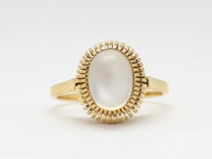 Vintage Moonstone Cocktail Ring 18 Karat Yellow Gold