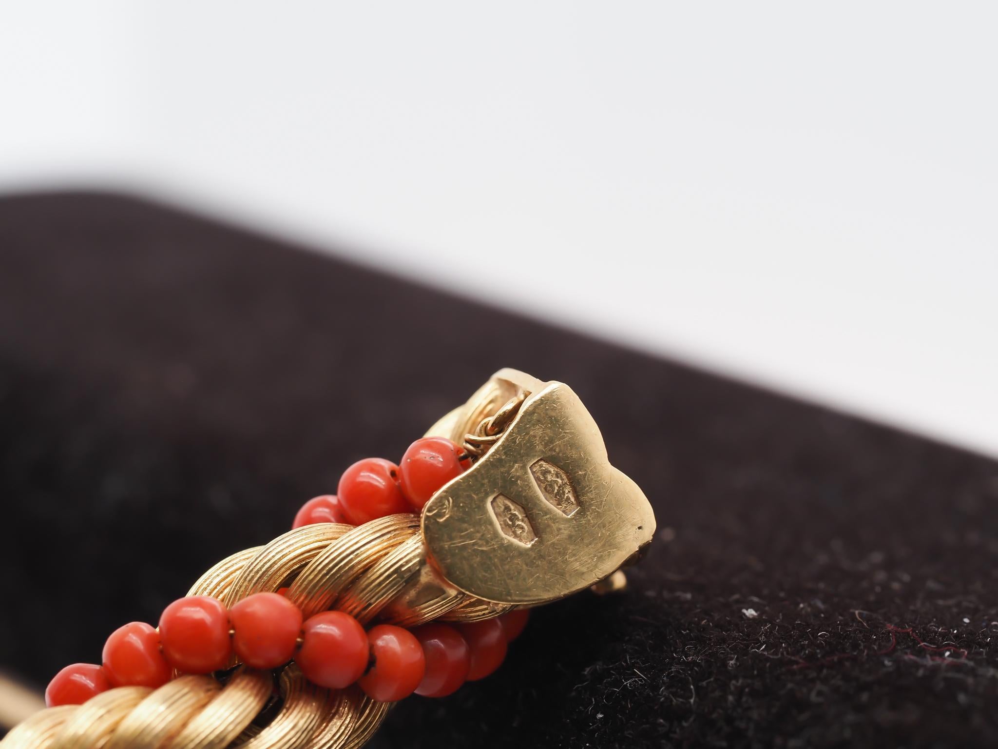 Vintage 18K Yellow Gold Coral Bead Braided Bracelet For Sale 1