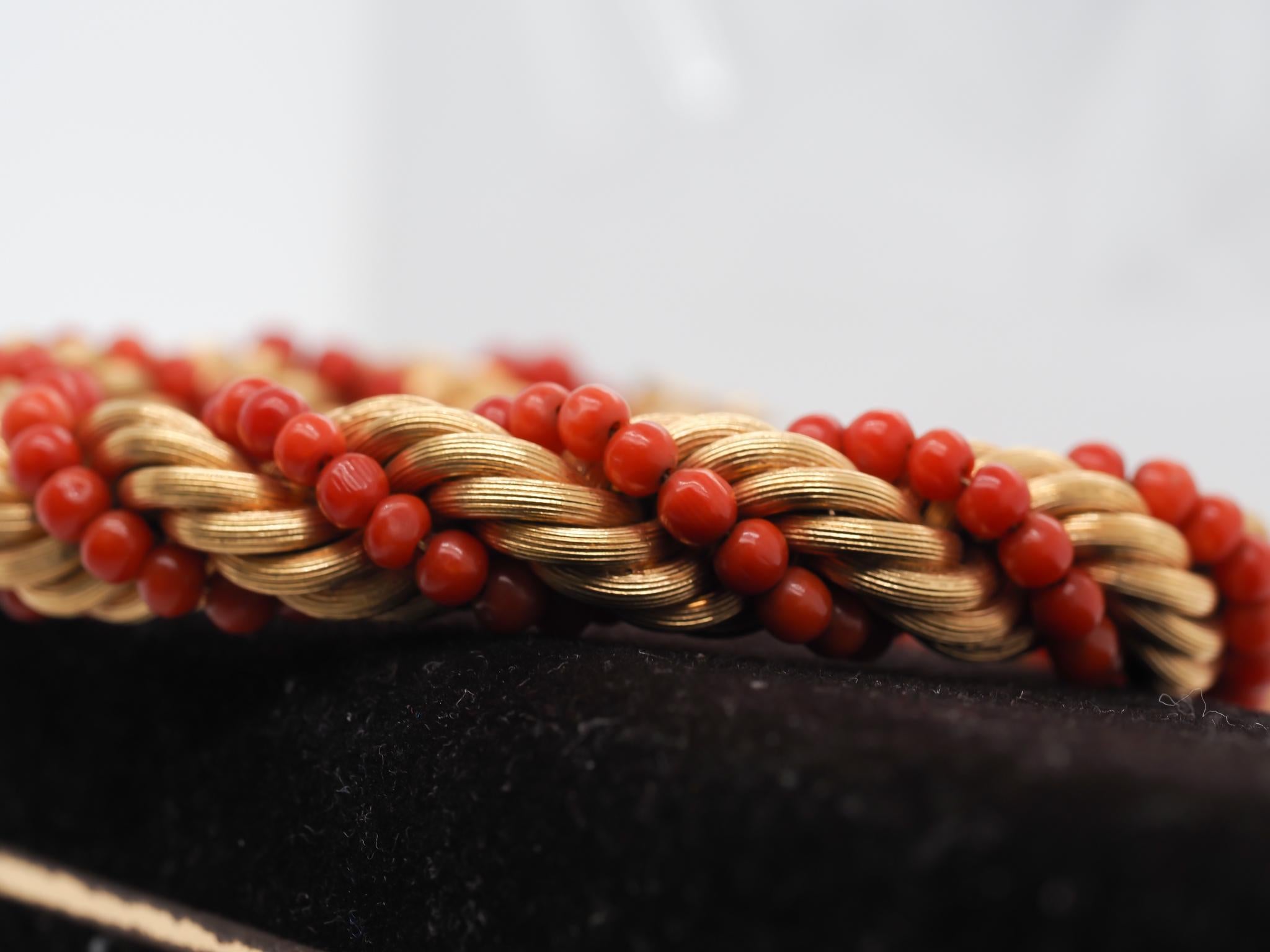 Vintage 18K Yellow Gold Coral Bead Braided Bracelet For Sale 2