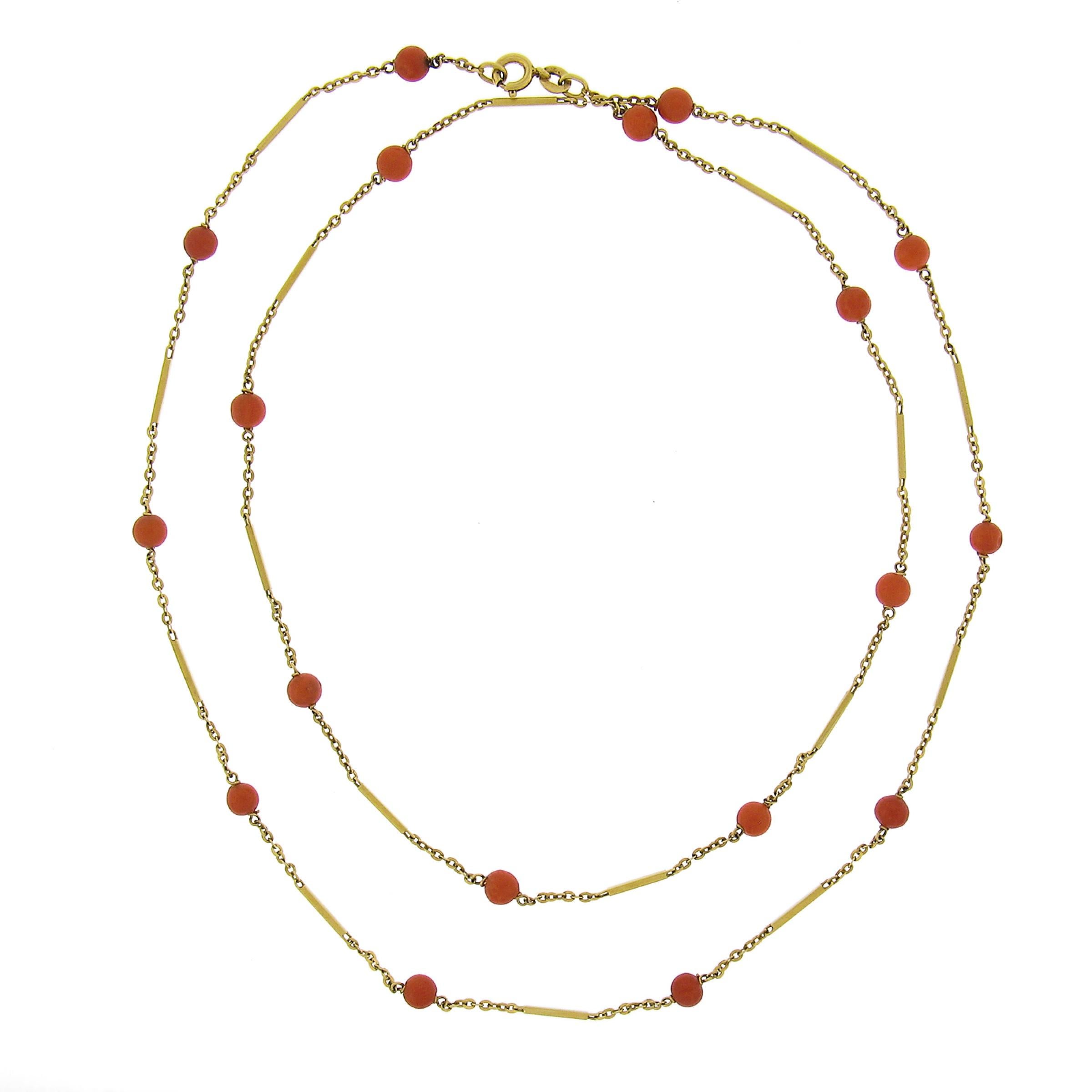 Taille ronde Vintage 18k Yellow Gold Coral Bead w/ Bar & Cable Link 30