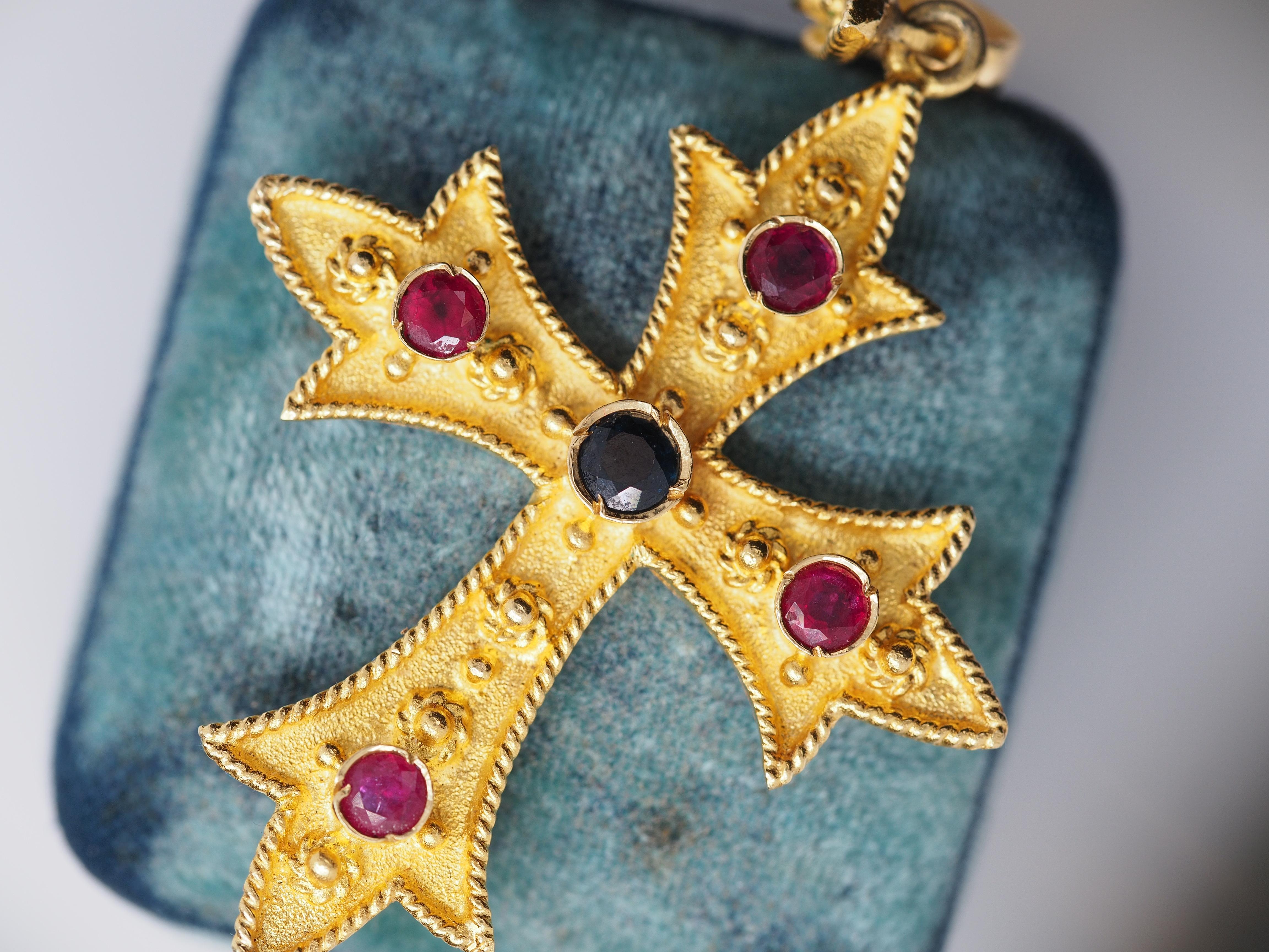 Vintage 18k Yellow Gold Cross Pendant with Sapphires and Ruby In Good Condition For Sale In Hicksville, NY