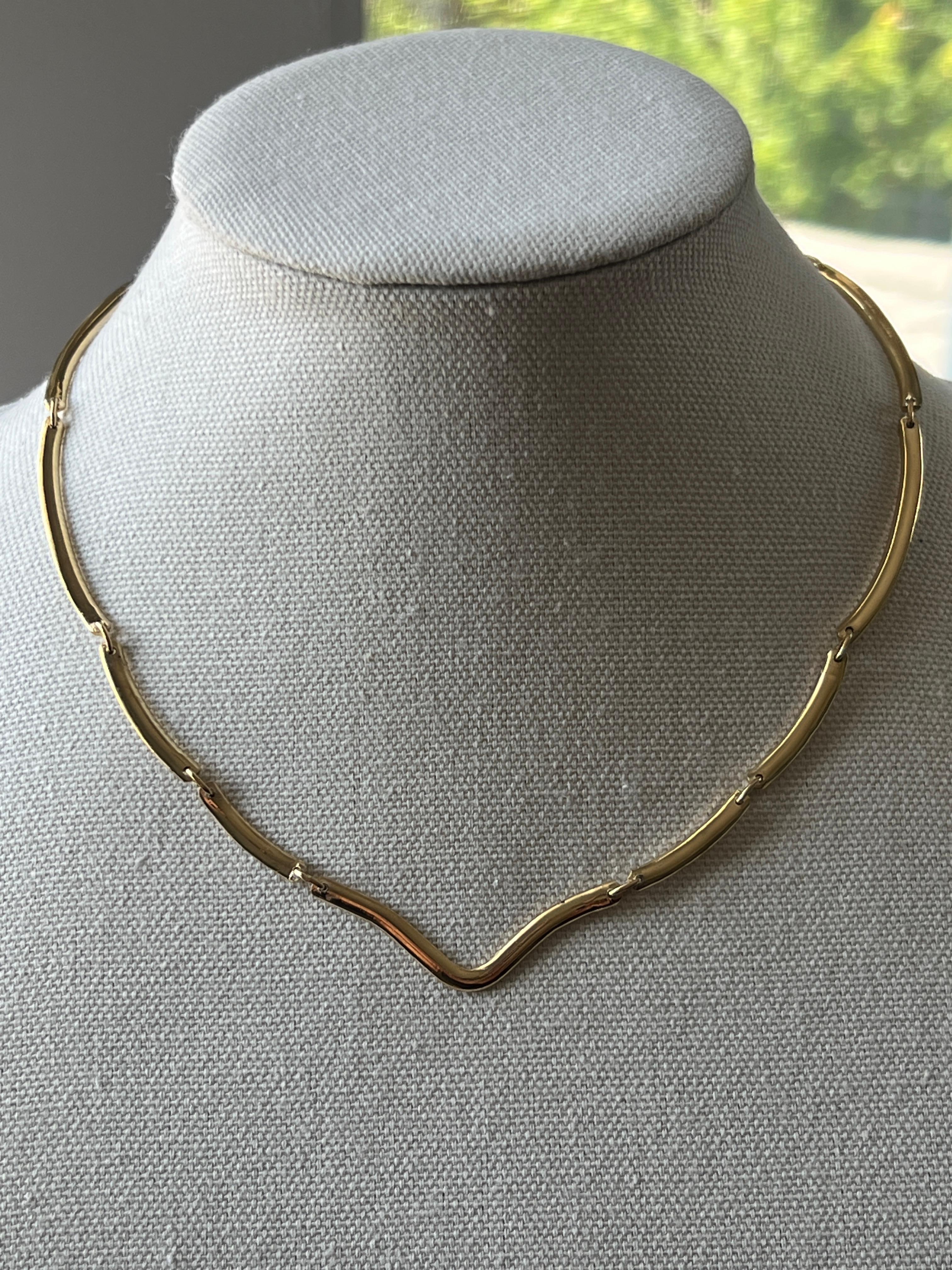 Collar vintage de eslabones curvados de oro amarillo de 18k Años 80 Contemporáneo en venta