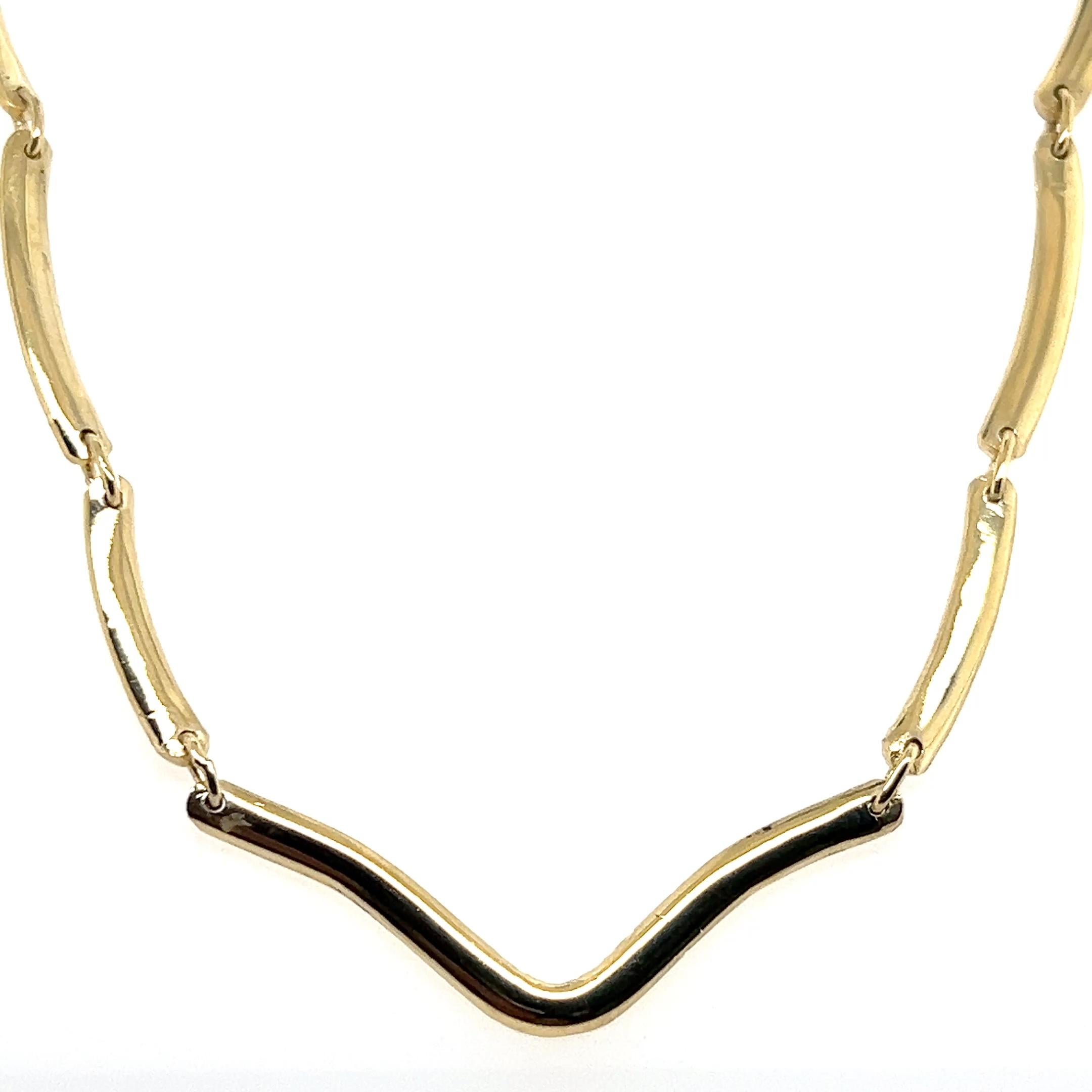 Collar vintage de eslabones curvados de oro amarillo de 18k Años 80 en venta 2