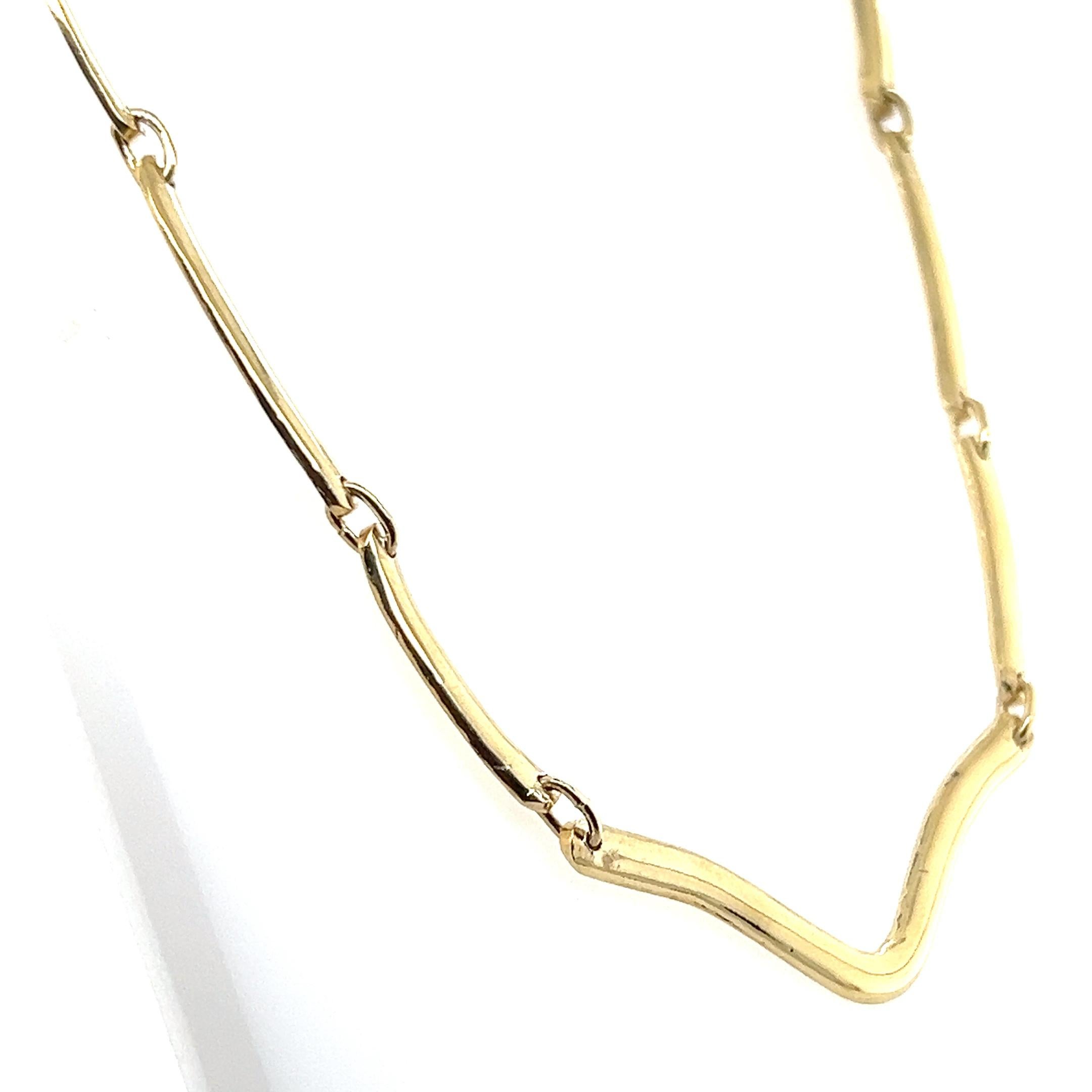 Collar vintage de eslabones curvados de oro amarillo de 18k Años 80 en venta 4