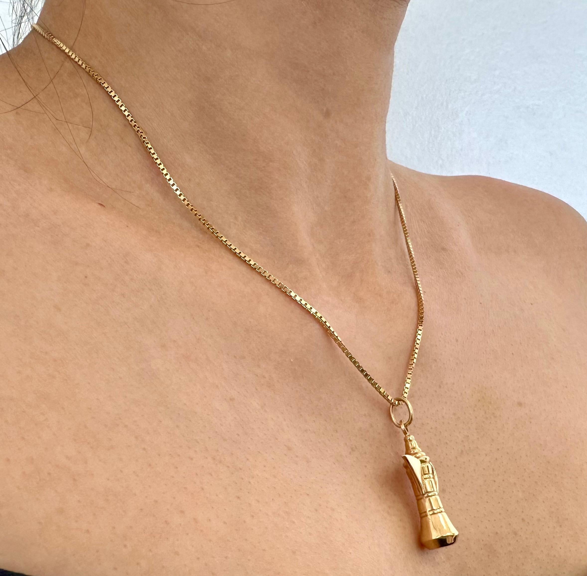 da uomo o donna Vintage 18k Yellow Gold Dallah Coffee Pot Pendant Necklace in vendita