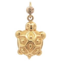 Vintage 18k Yellow Gold Detailed Turtle Puffed Charm Pendant