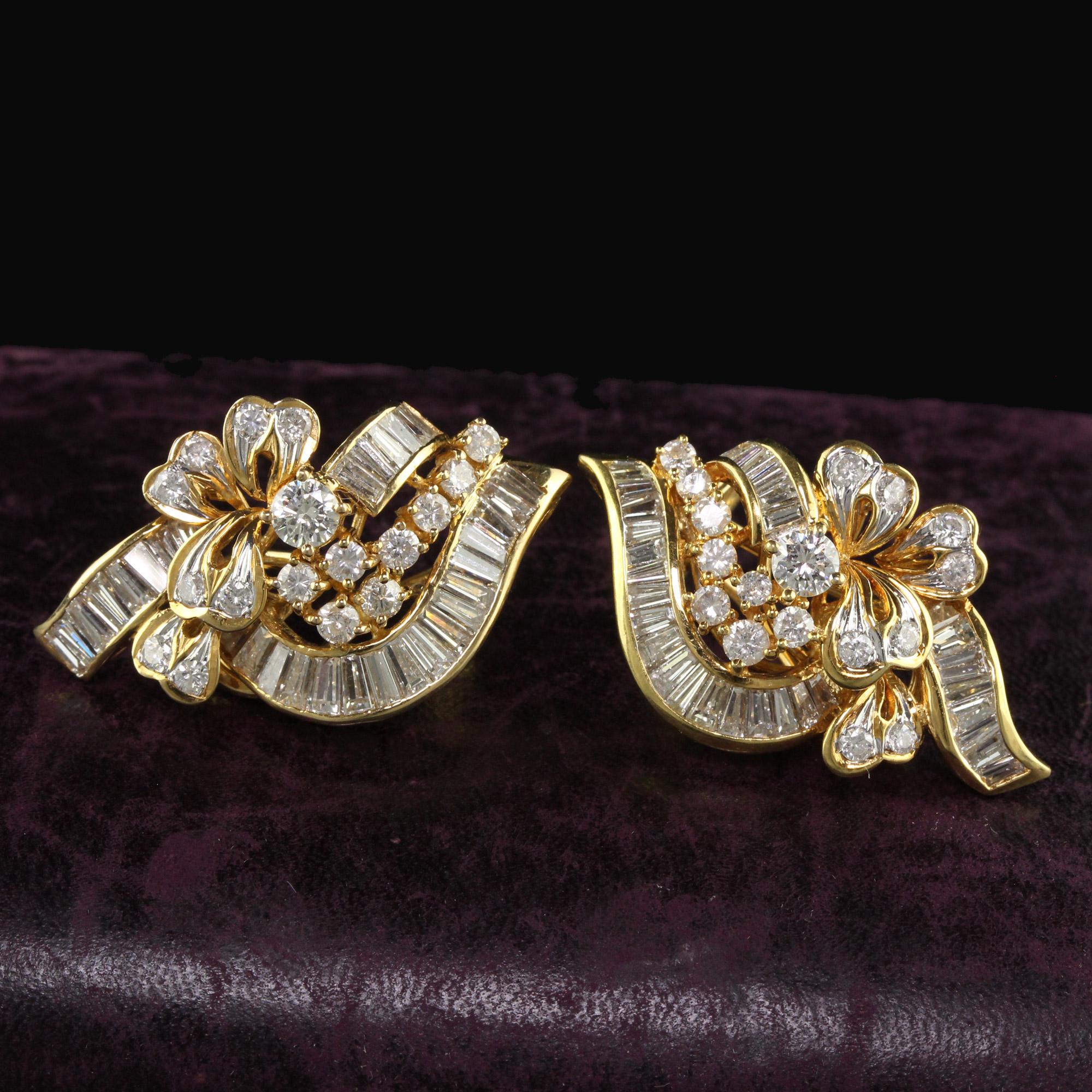 18 Karat Gelbgold Diamant und Süd  Seeperlen-Tropfen-Ohrringe im Zustand „Gut“ im Angebot in Great Neck, NY