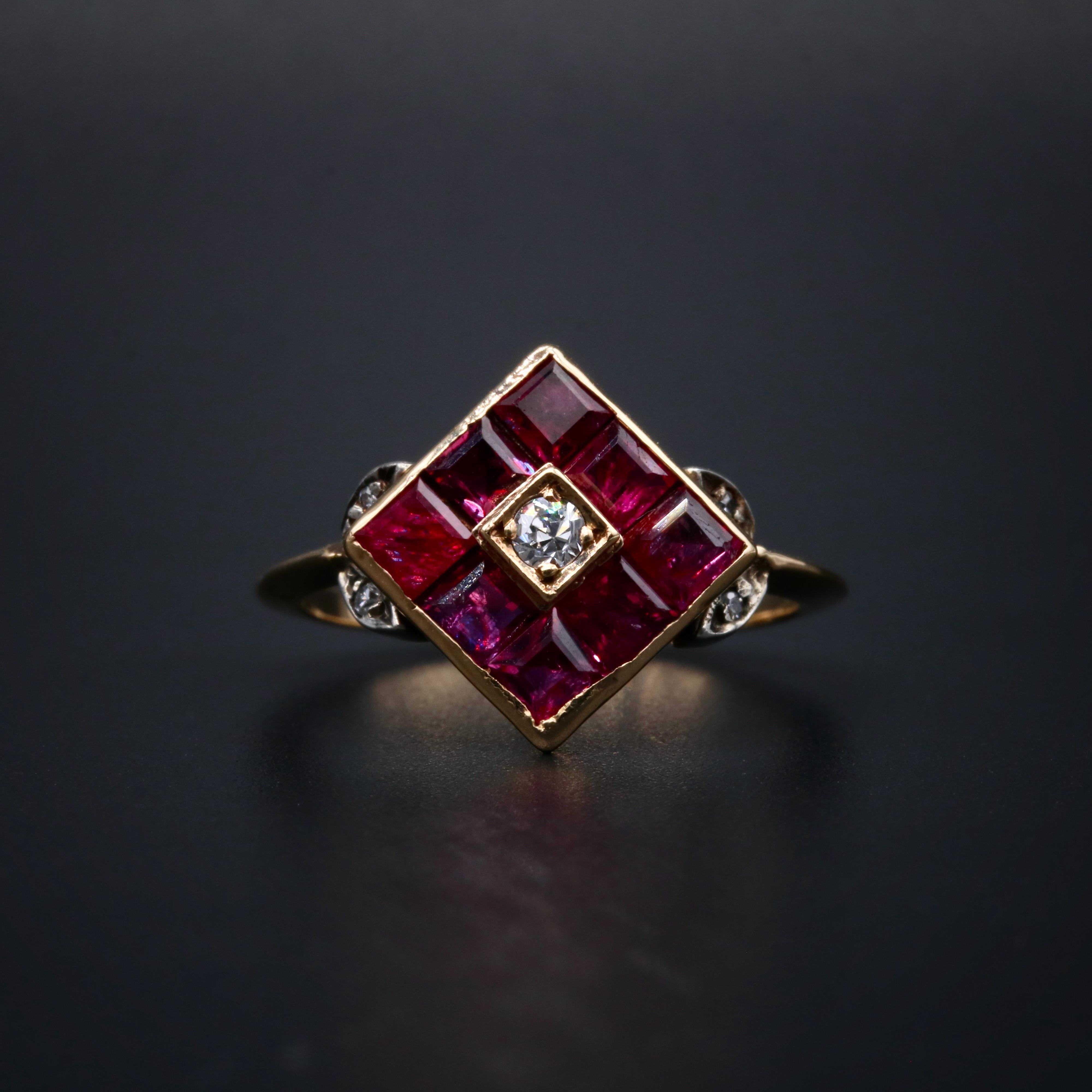 Brilliant Cut Vintage 18K Yellow Gold Diamond and Square Cut Ruby Cluster Ring For Sale