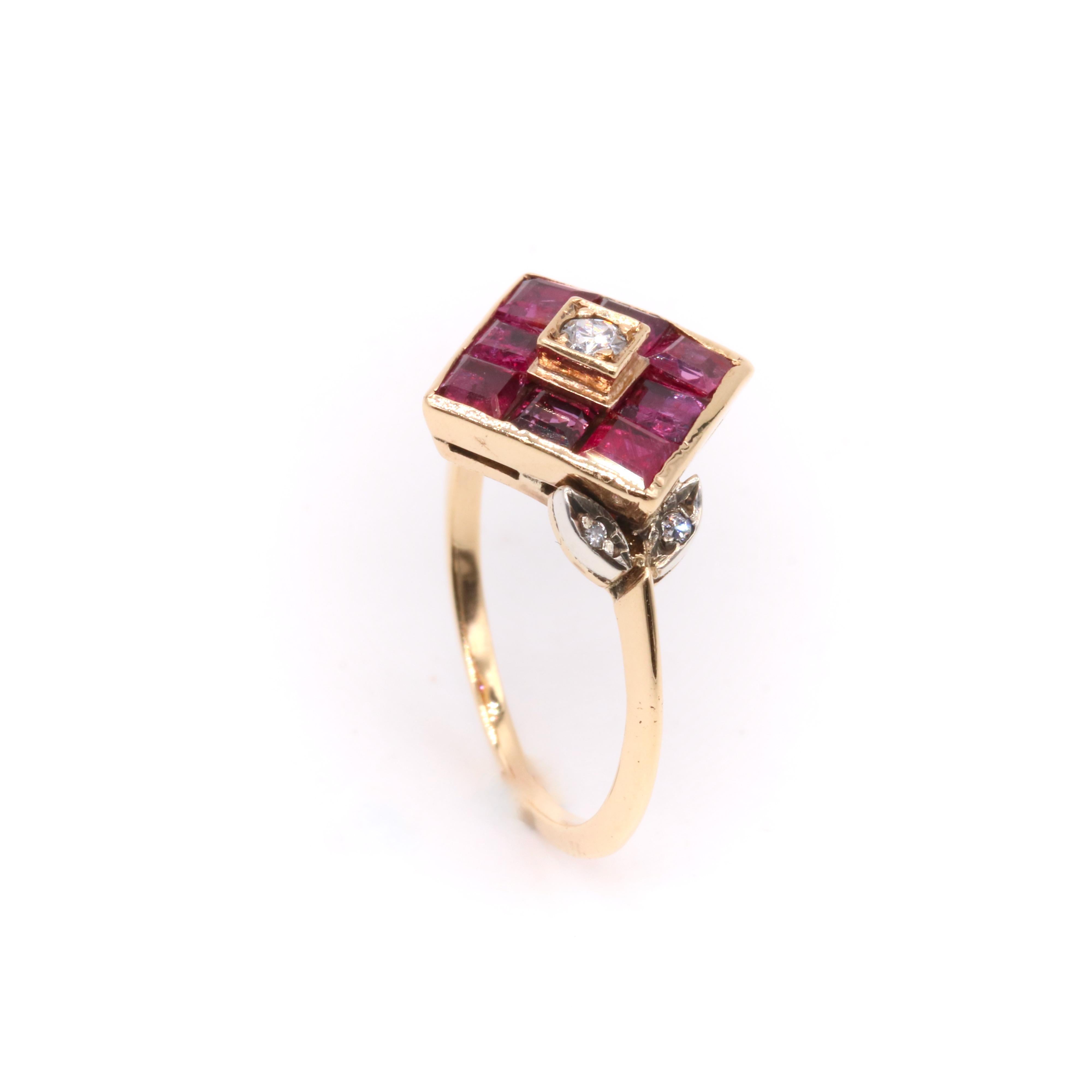 Vintage 18K Yellow Gold Diamond and Square Cut Ruby Cluster Ring For Sale 3