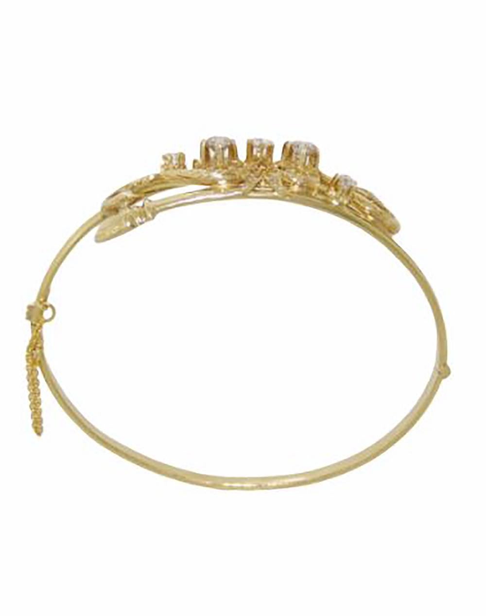 Vintage 18k Yellow Gold Diamond Bangle Bracelet In Excellent Condition For Sale In Dania Beach, FL