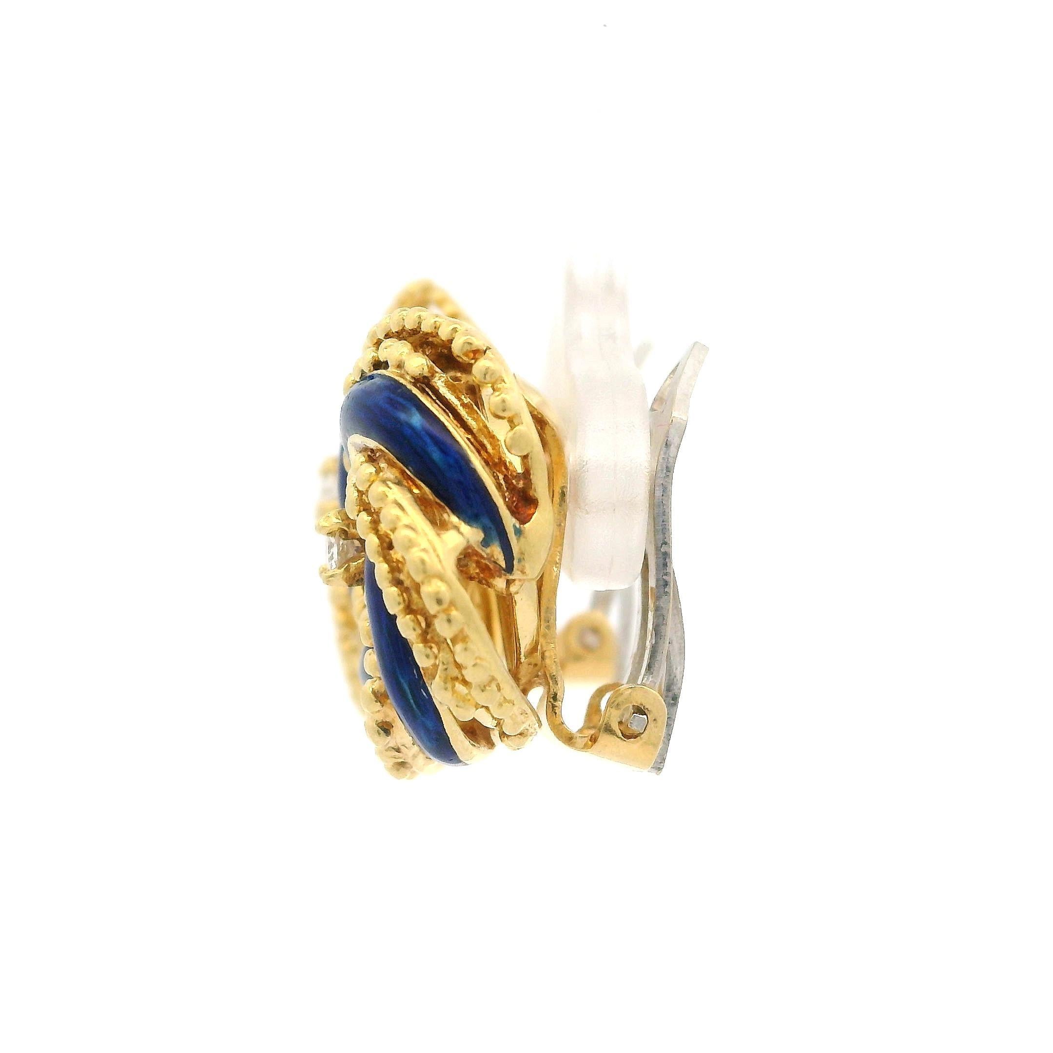 Vintage 18k Yellow Gold Diamond Blue Enamel Textured Spiral Button Earrings In Good Condition For Sale In Montclair, NJ
