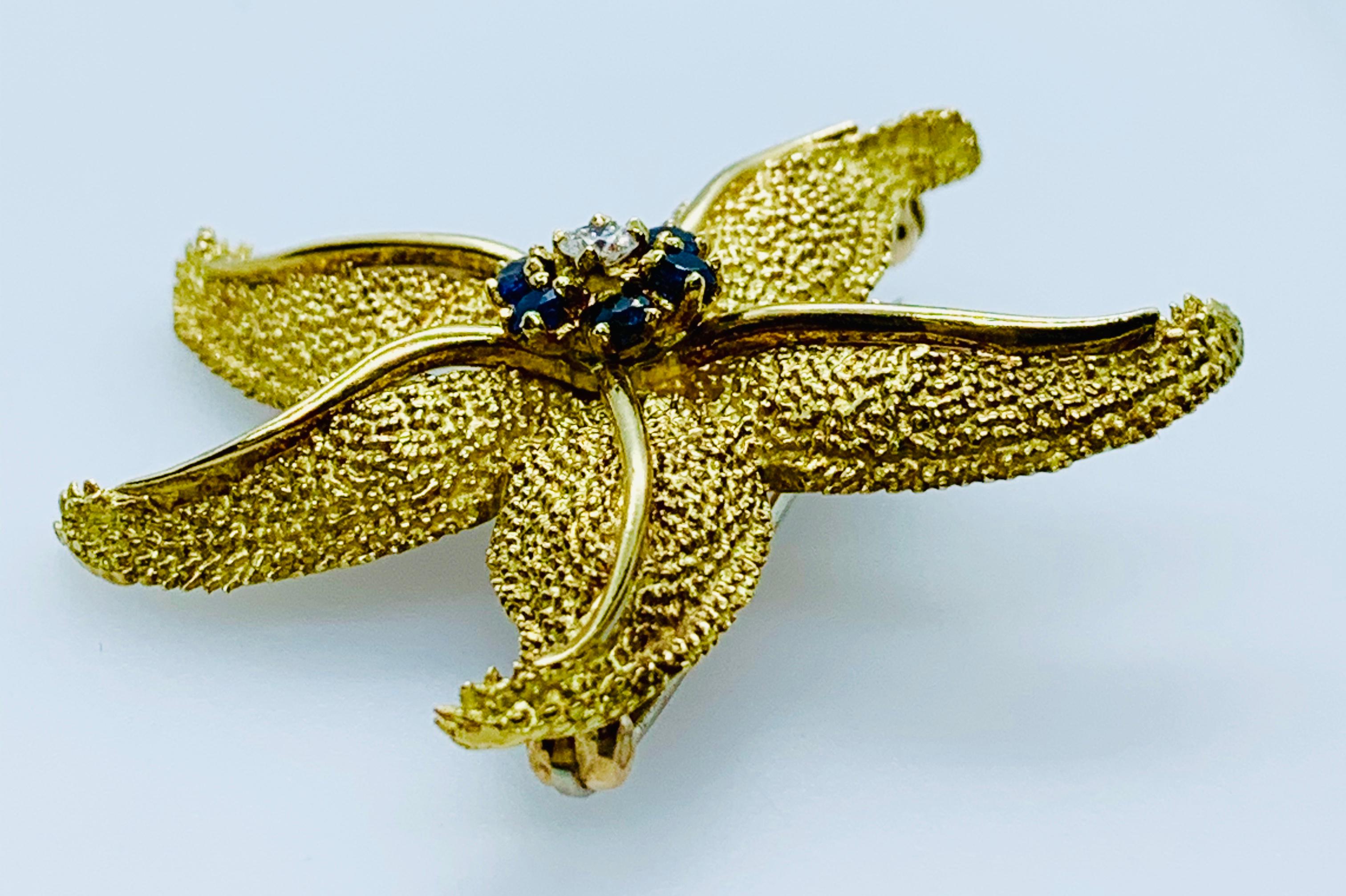 Vintage 18 Karat Yellow Gold Diamond and Blue Sapphire Starfish Brooch In Excellent Condition In Birmingham, AL