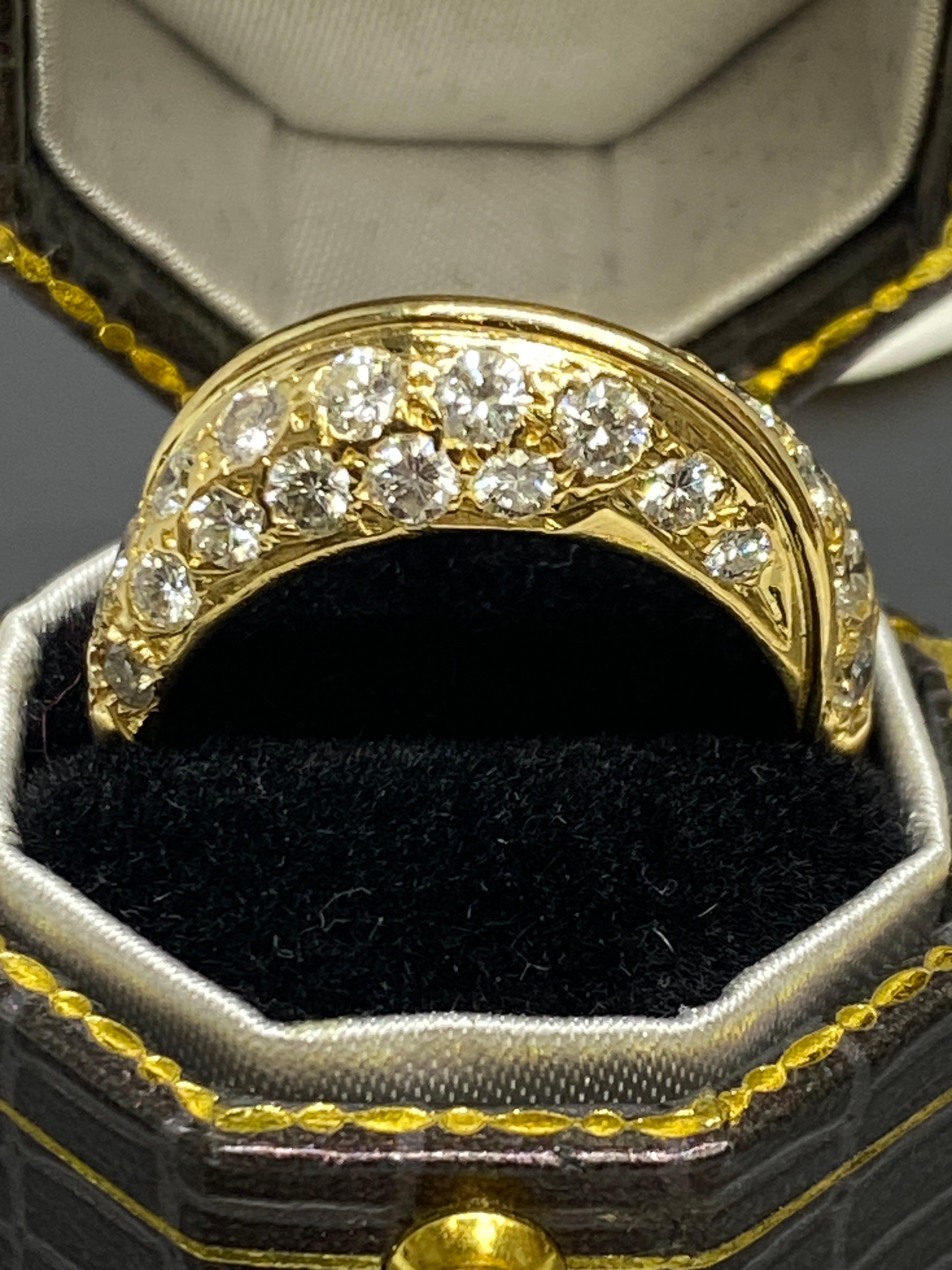 Vintage 18k Yellow Gold & Diamond Crossover Ring Band For Sale 5