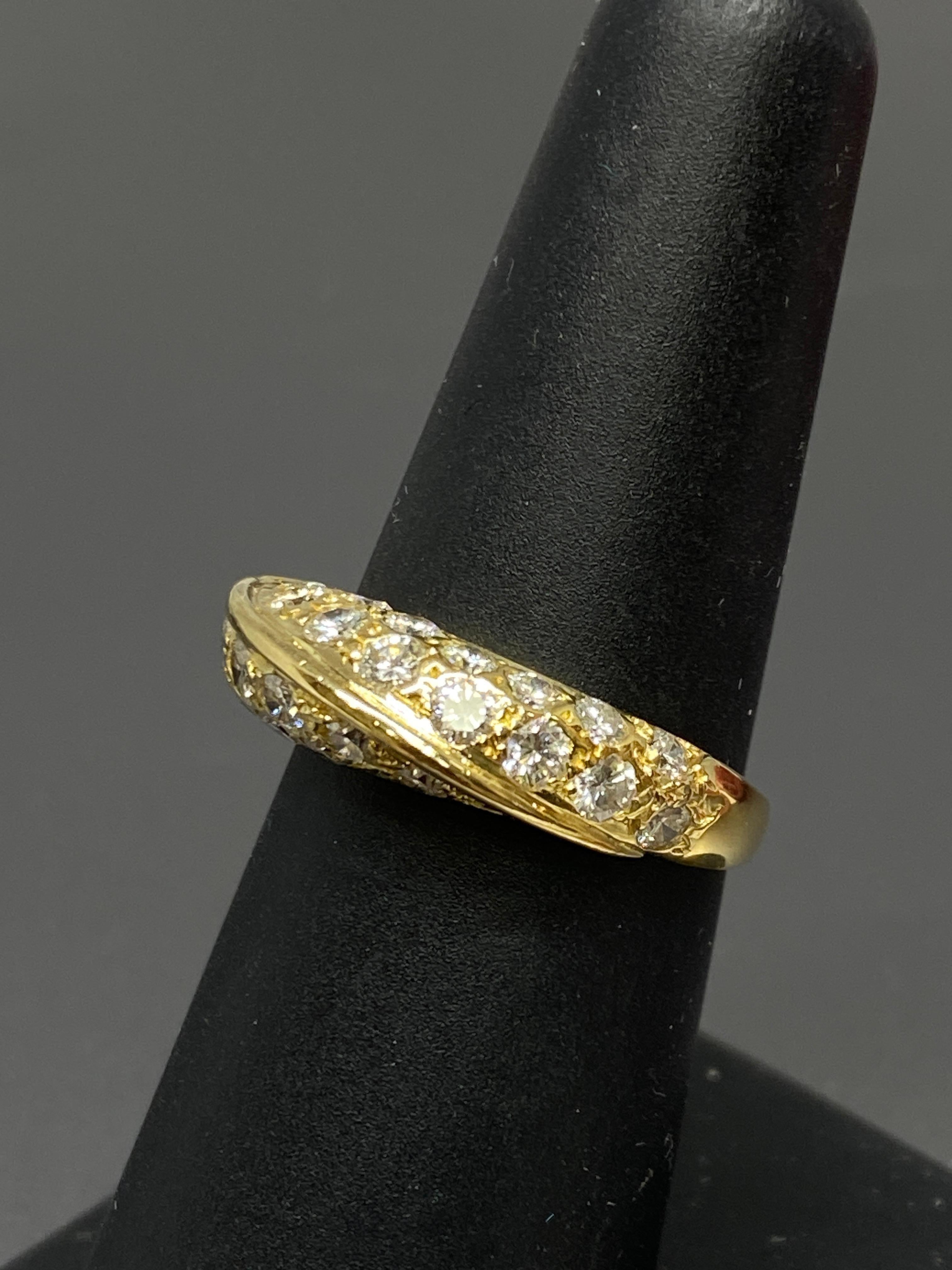 Vintage 18k Yellow Gold & Diamond Crossover Ring Band For Sale 9