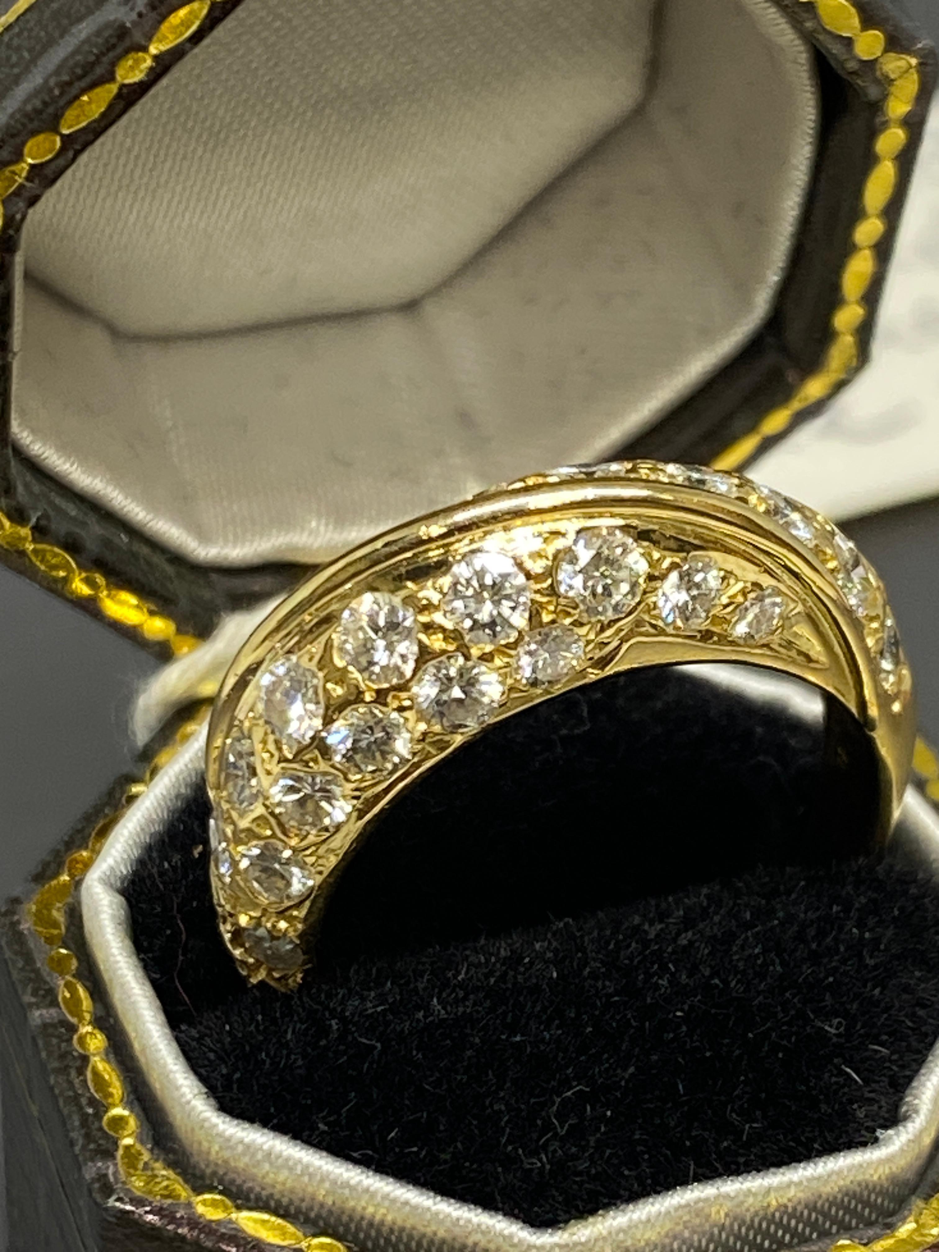 Vintage 18k Gelbgold & Diamant Crossover Ring Band im Angebot 3