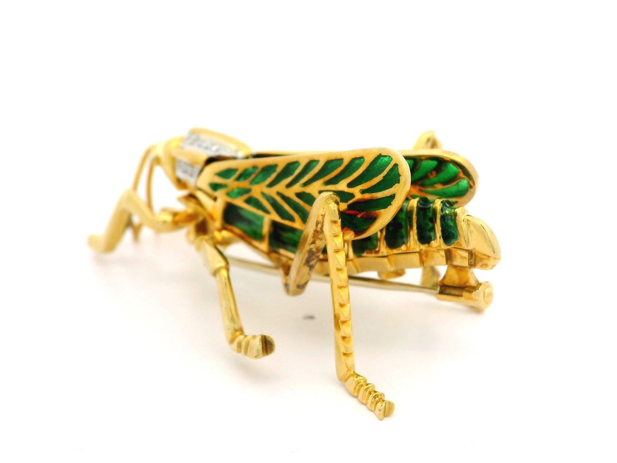 Broche vintage de oro amarillo de 18 quilates con diamantes y esmalte con gran detalle de saltamontes en venta 7