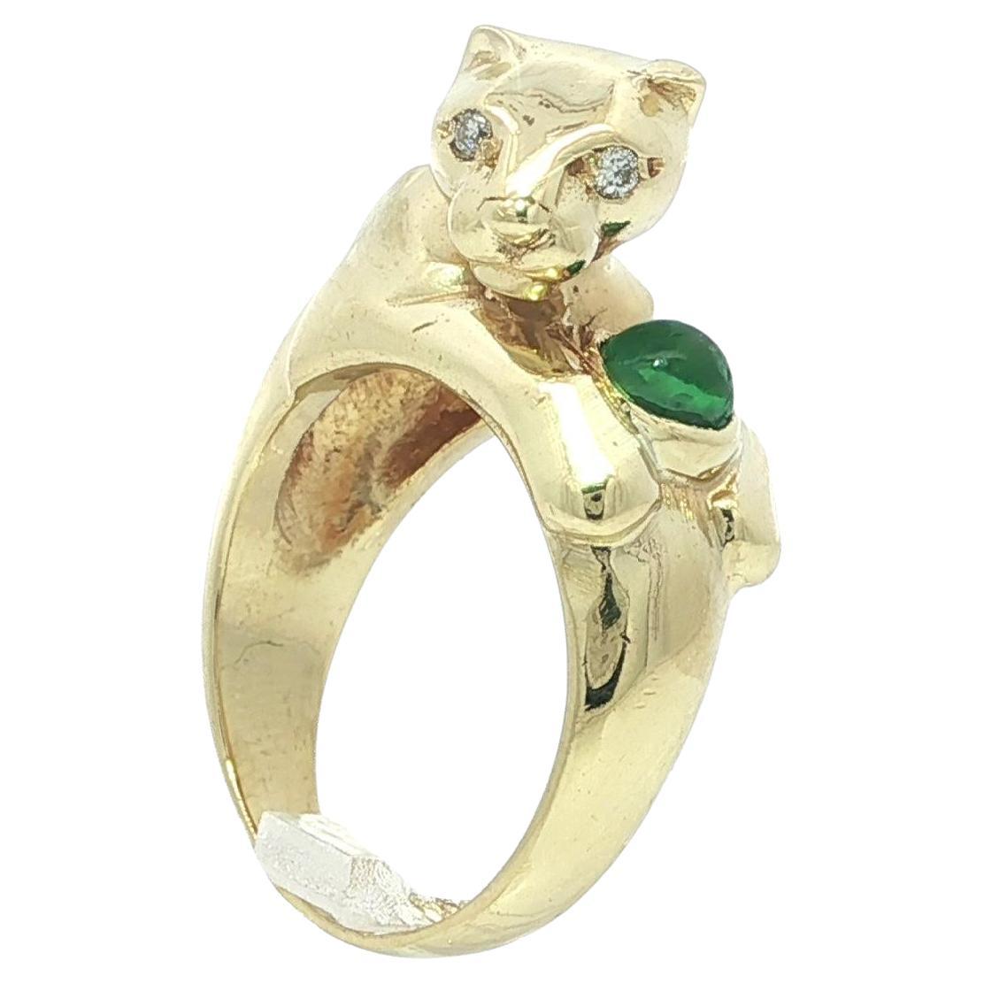 Vintage 18k Yellow Gold Diamond Eyes Panther Holding Cabochon Emerald Ring For Sale