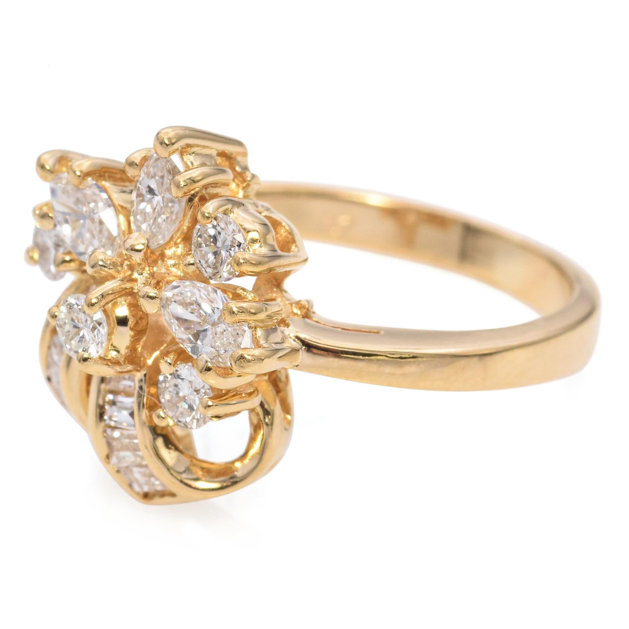 Vintage 18k Yellow Gold Diamond Flower Cluster Ring In Good Condition For Sale In New York, NY