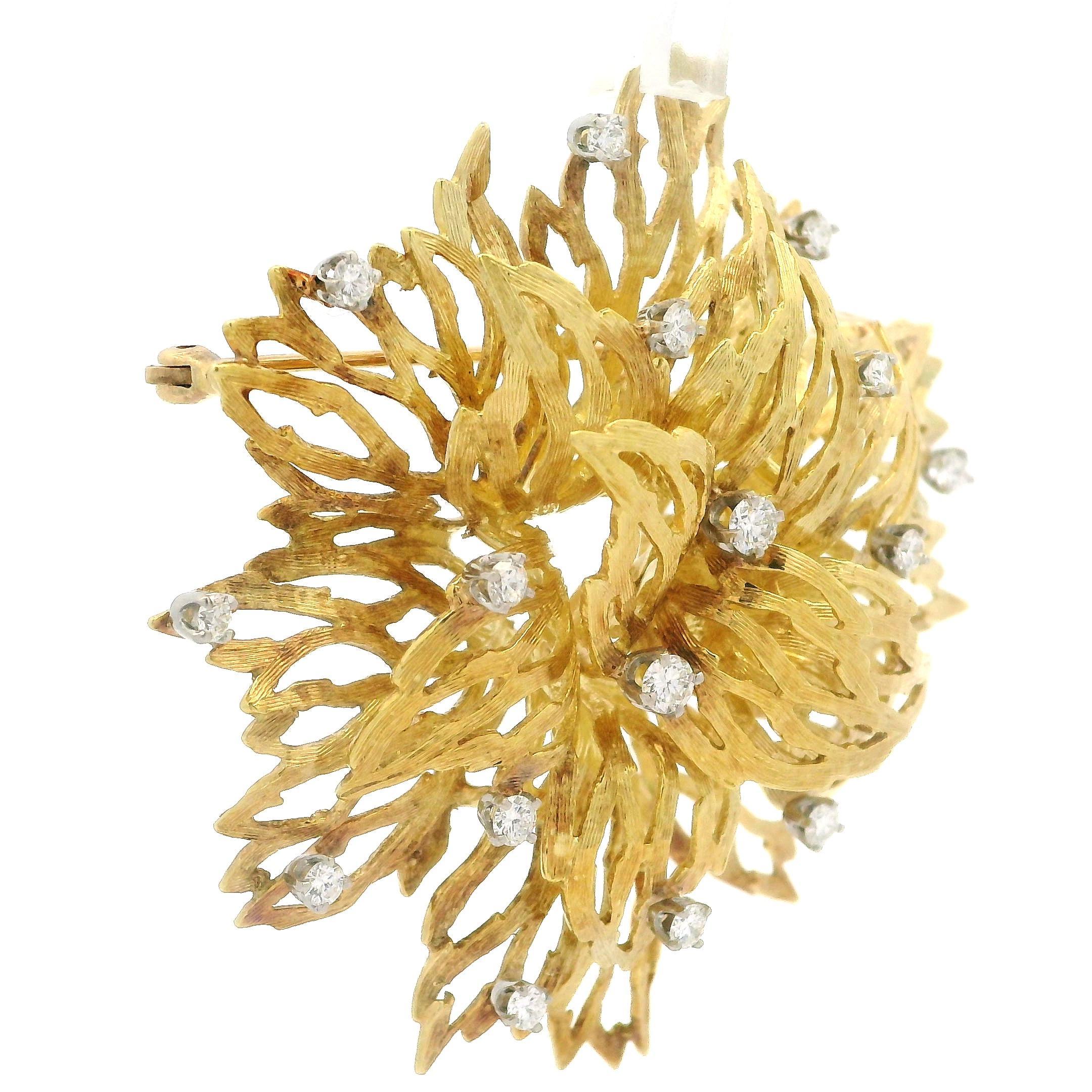 Vintage 18k Yellow Gold Diamond Large Textured Flower Spray Fiery Pin Brooch In Excellent Condition For Sale In Montclair, NJ