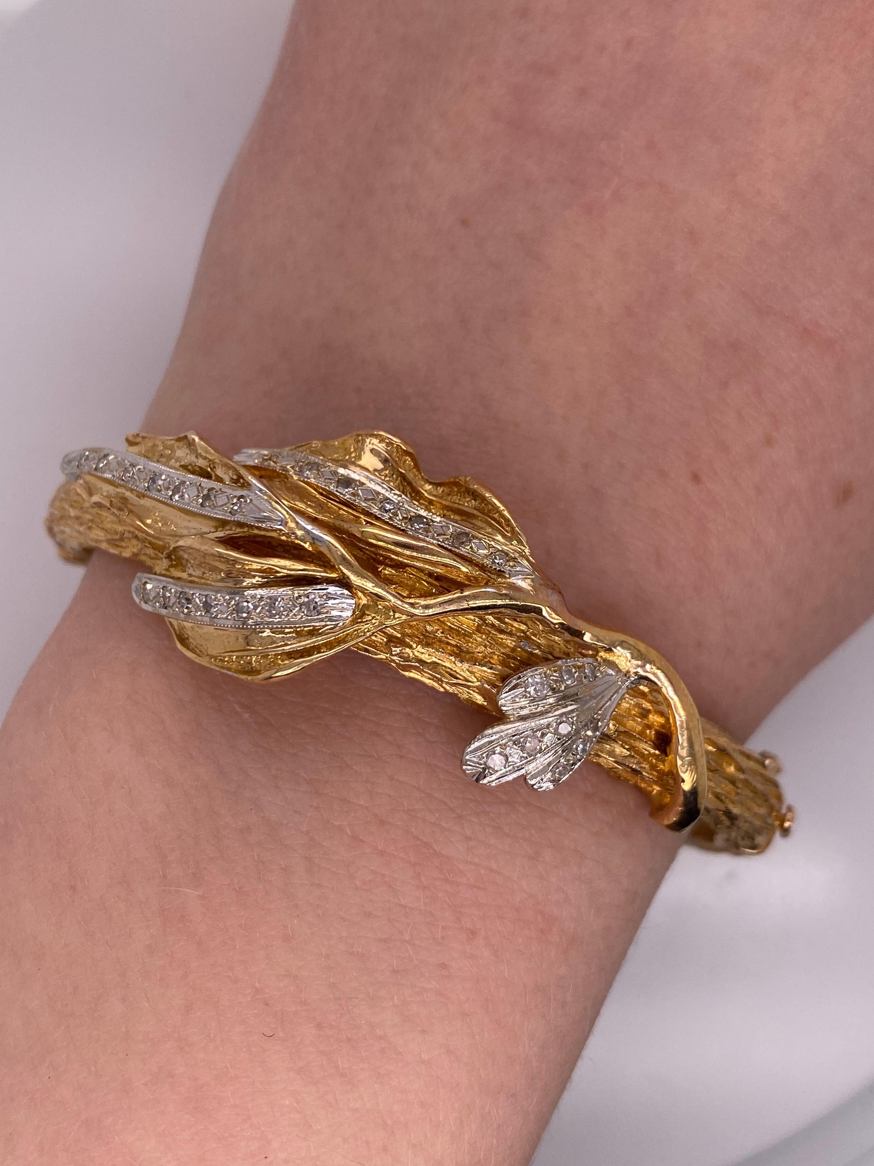 Vintage 18k Yellow Gold Diamond Leaf Bangle In Good Condition For Sale In Boston, MA