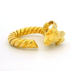 Vintage 18k Yellow Gold Diamond & Ruby Twisted Wire Detailed Ram's Head Ring