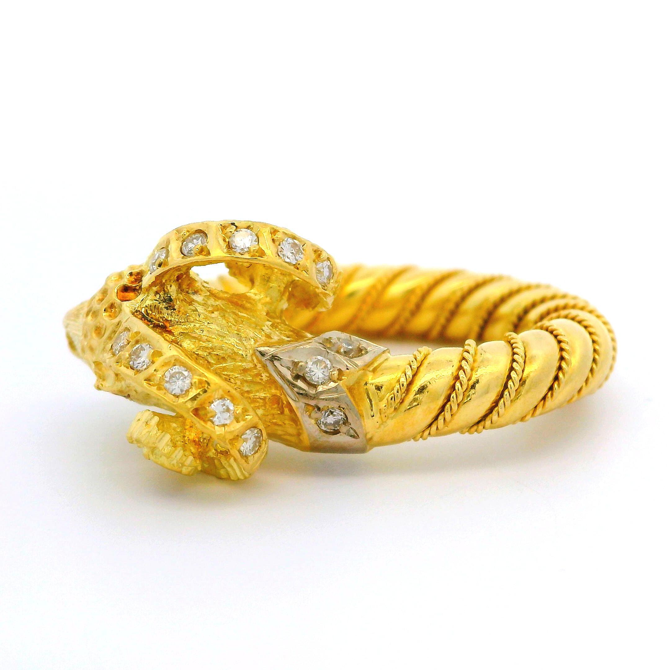 Vintage 18k Yellow Gold Diamond & Ruby Twisted Wire Detailed Ram's Head Ring For Sale 4