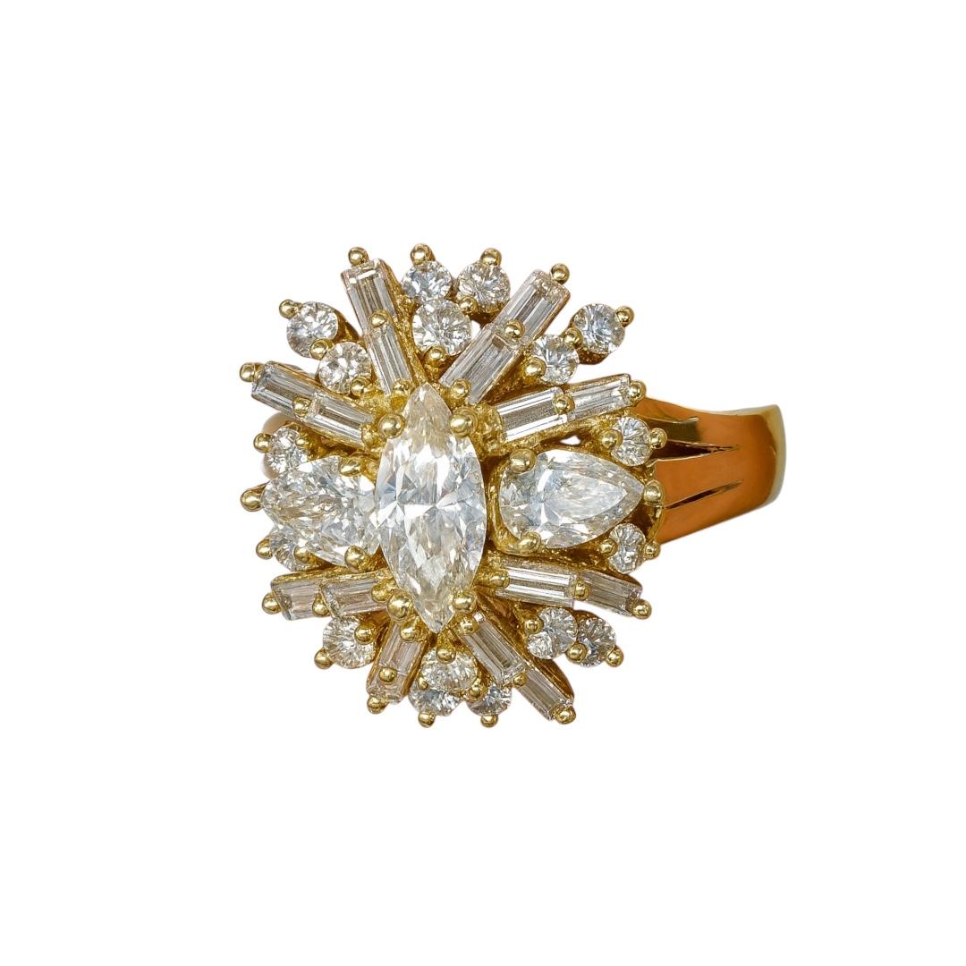 Taille Marquise Bague en or jaune 18 carats avec diamant en vente