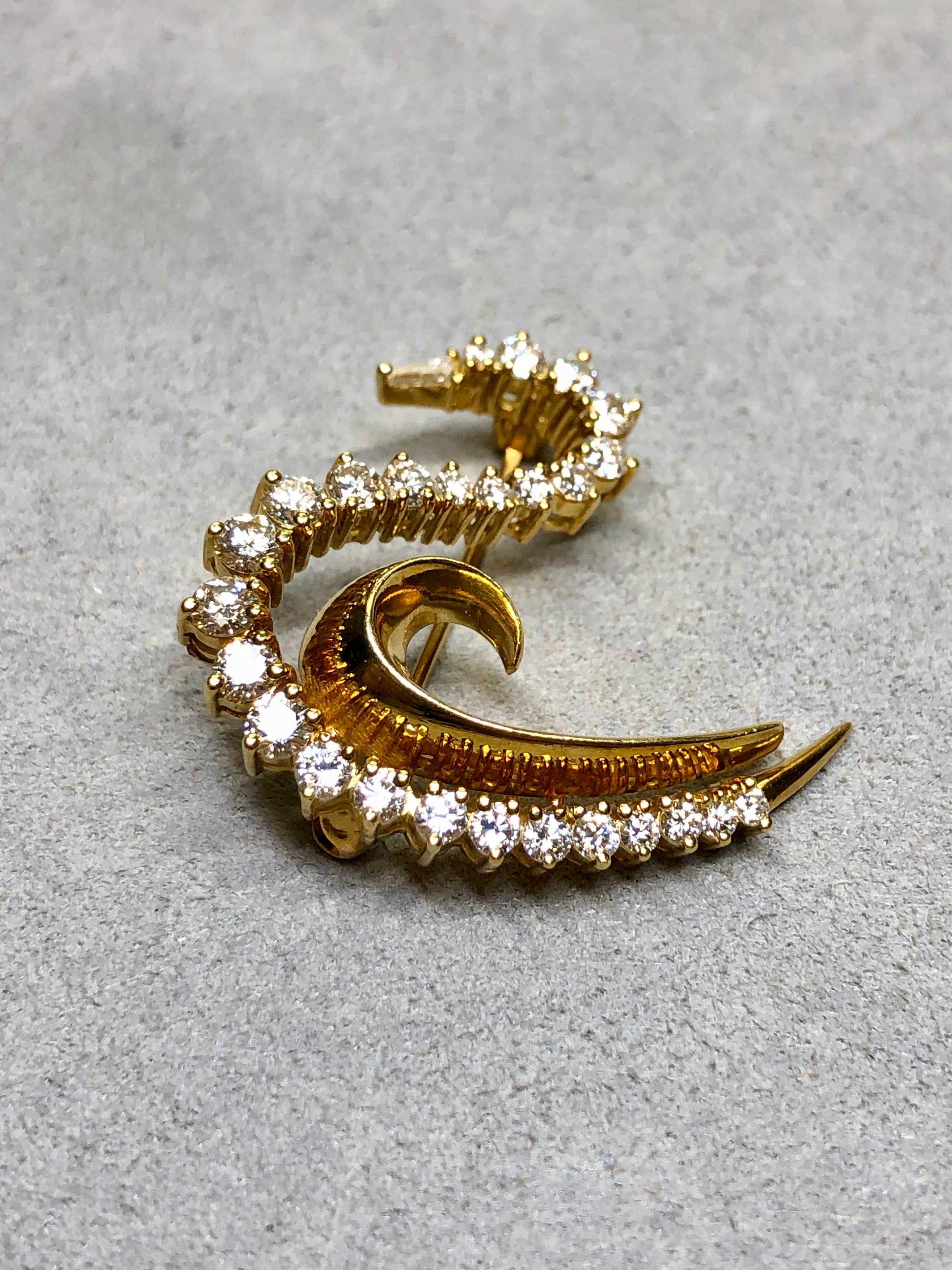 Round Cut Vintage Schanfein & Tamis 18K Yellow Gold Diamond Swan Brooch Pin 1.70ctw G Vs For Sale