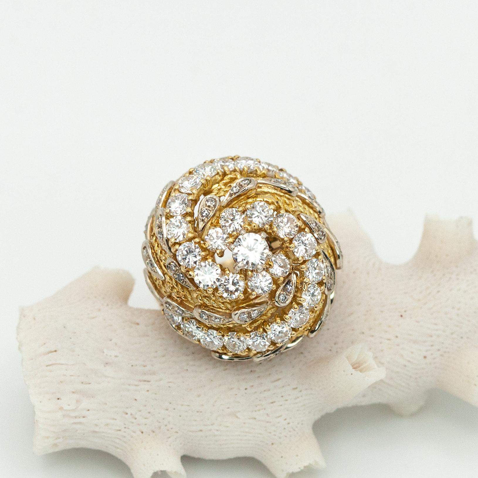 Brilliant Cut Vintage 18K Yellow Gold Diamond Swirl Cocktail Ring For Sale