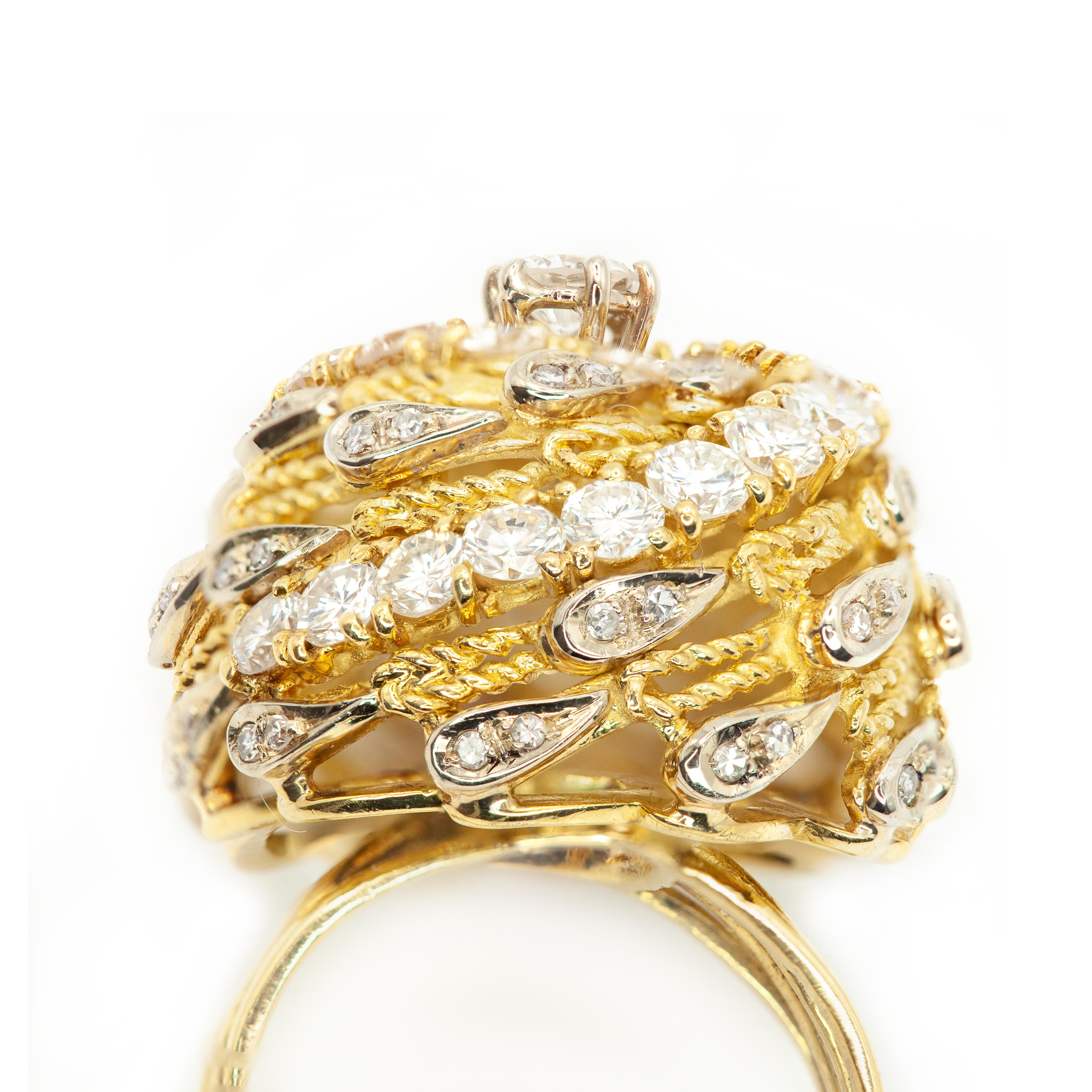 Vintage 18K Yellow Gold Diamond Swirl Cocktail Ring In Excellent Condition For Sale In New York, NY