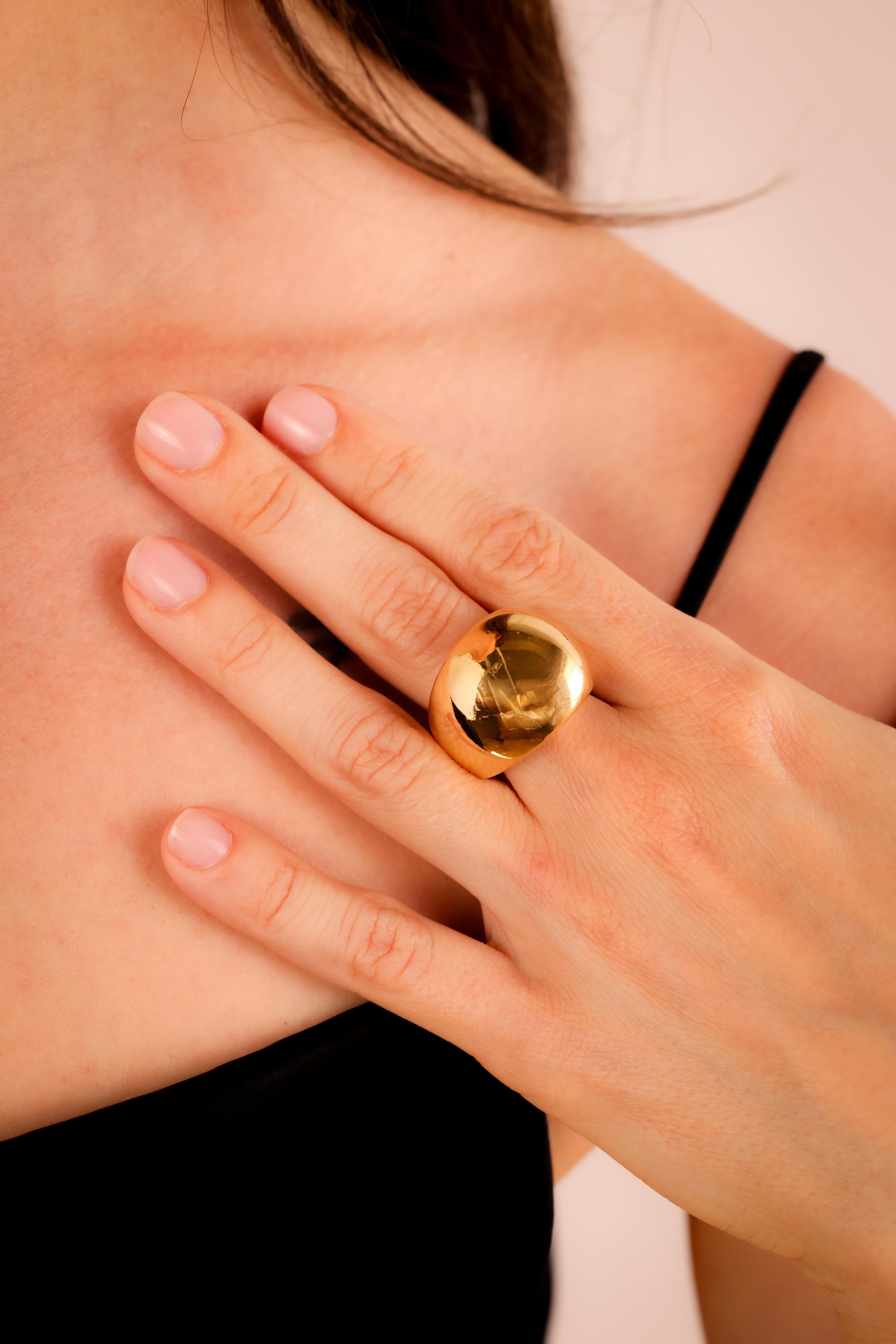 Metal: 18K Yellow Gold
Era: Vintage
Circa: 1990s
Size: 7.5 and can be resized
Gram weight: 13.00

This elegant vintage ring from the 1990s is crafted from luxurious 18K yellow gold, exuding timeless sophistication. With a substantial gram weight of