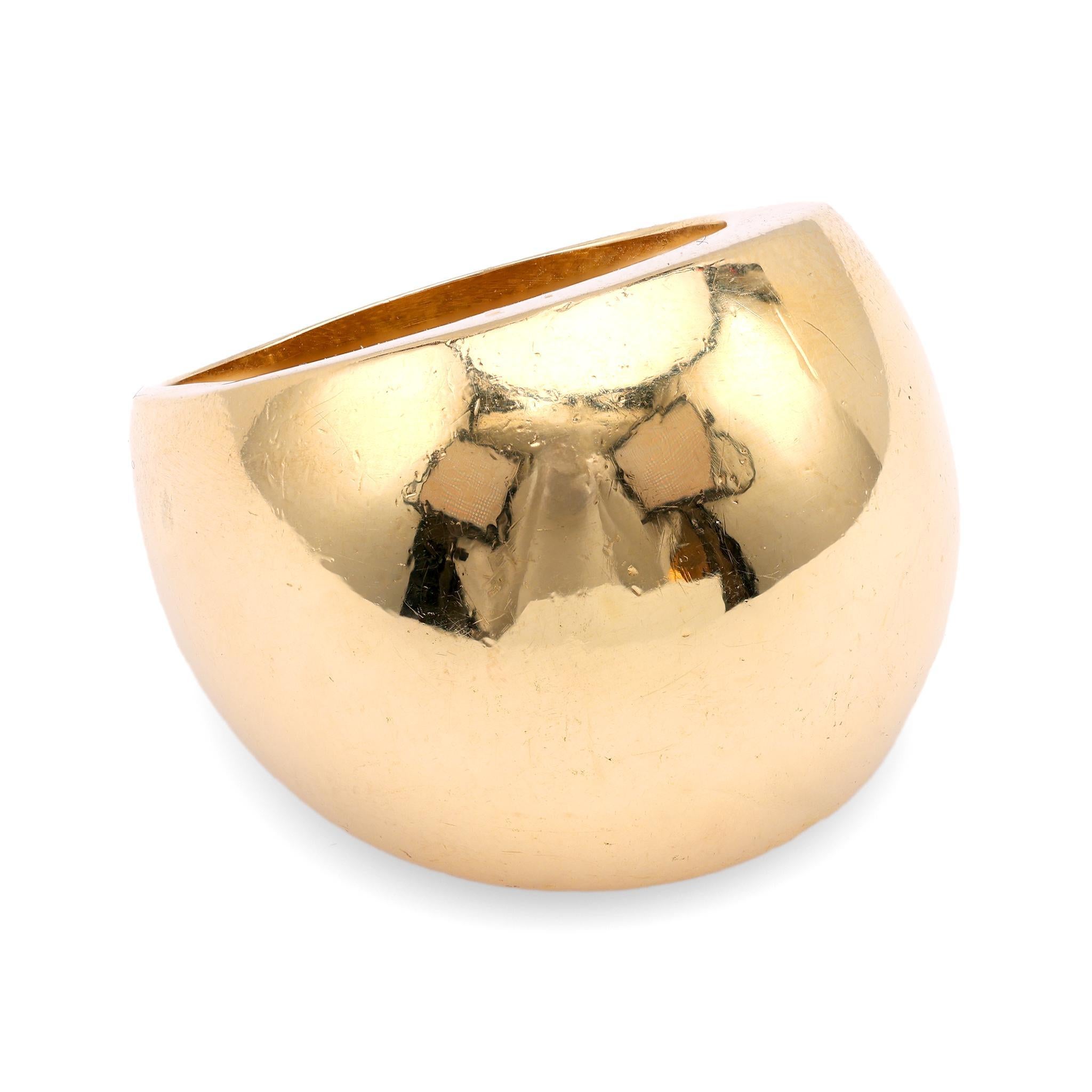 Vintage 18K Yellow Gold Dome Ring In Excellent Condition In Beverly Hills, CA