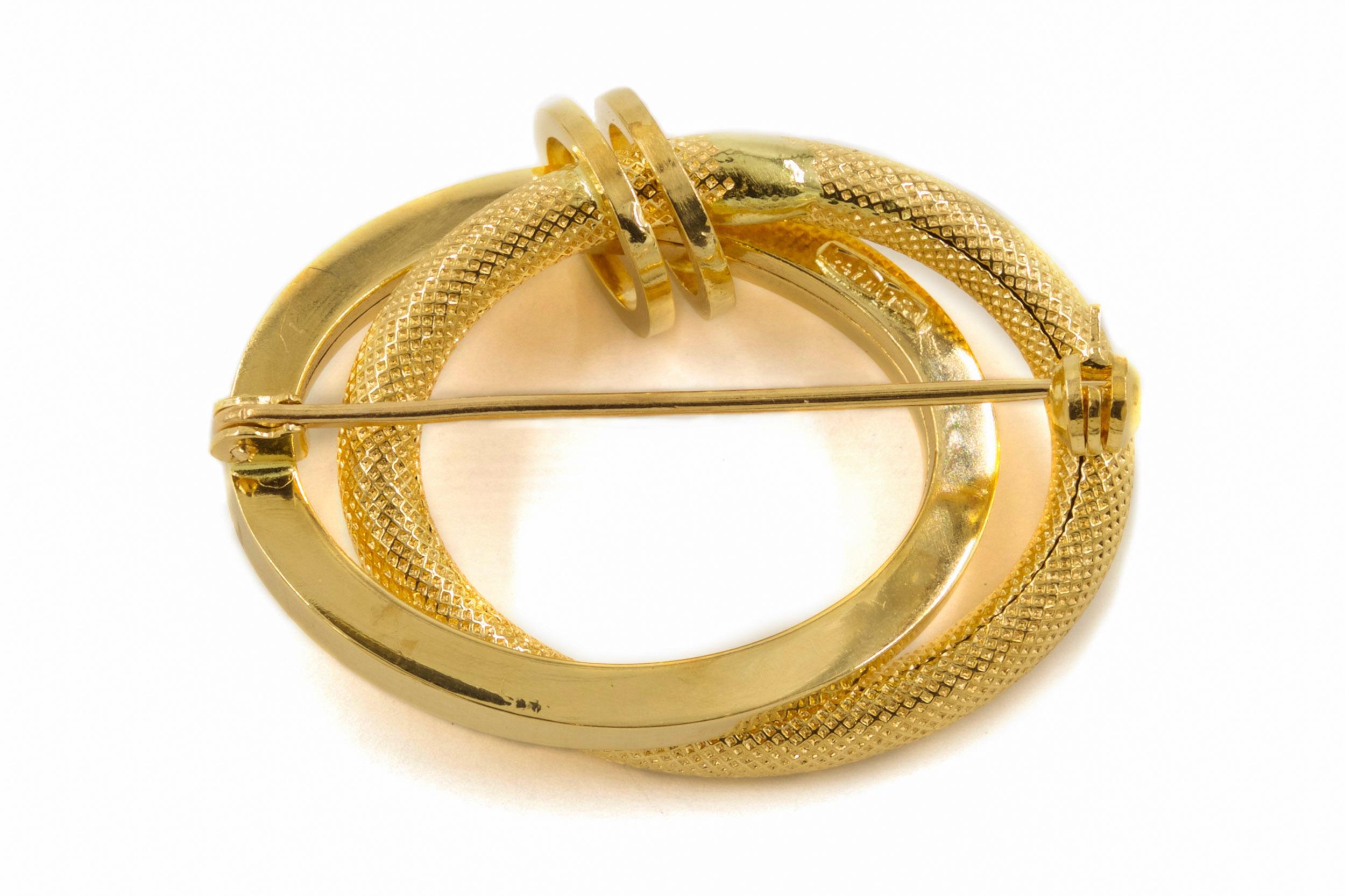 Italian Vintage 18k Yellow Gold Double-Circle Modernist Brooch For Sale