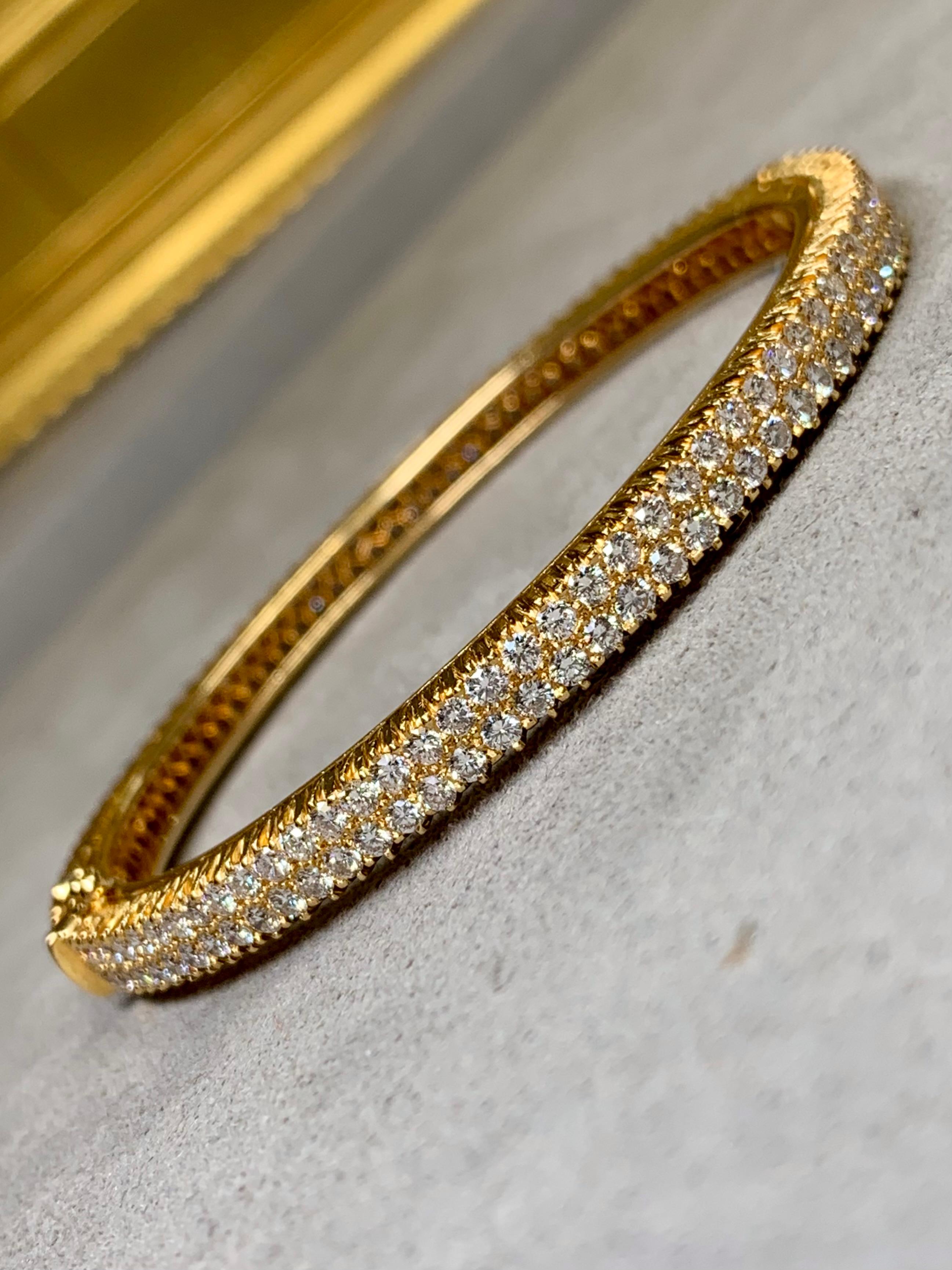 Vintage 18K Yellow Gold Double Row Diamond Cuff Bangle Bracelet 5.50ctw F Vs For Sale 3