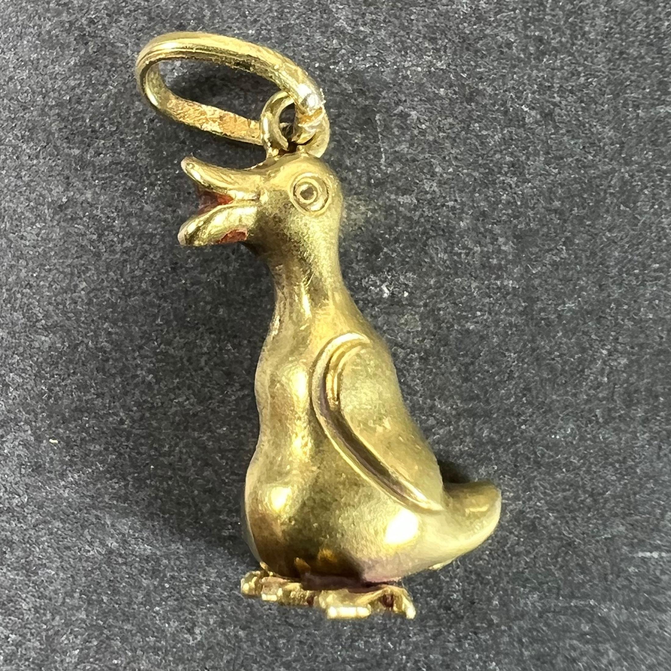 Vintage 18K Yellow Gold Duck Bird Charm Pendant In Good Condition For Sale In London, GB