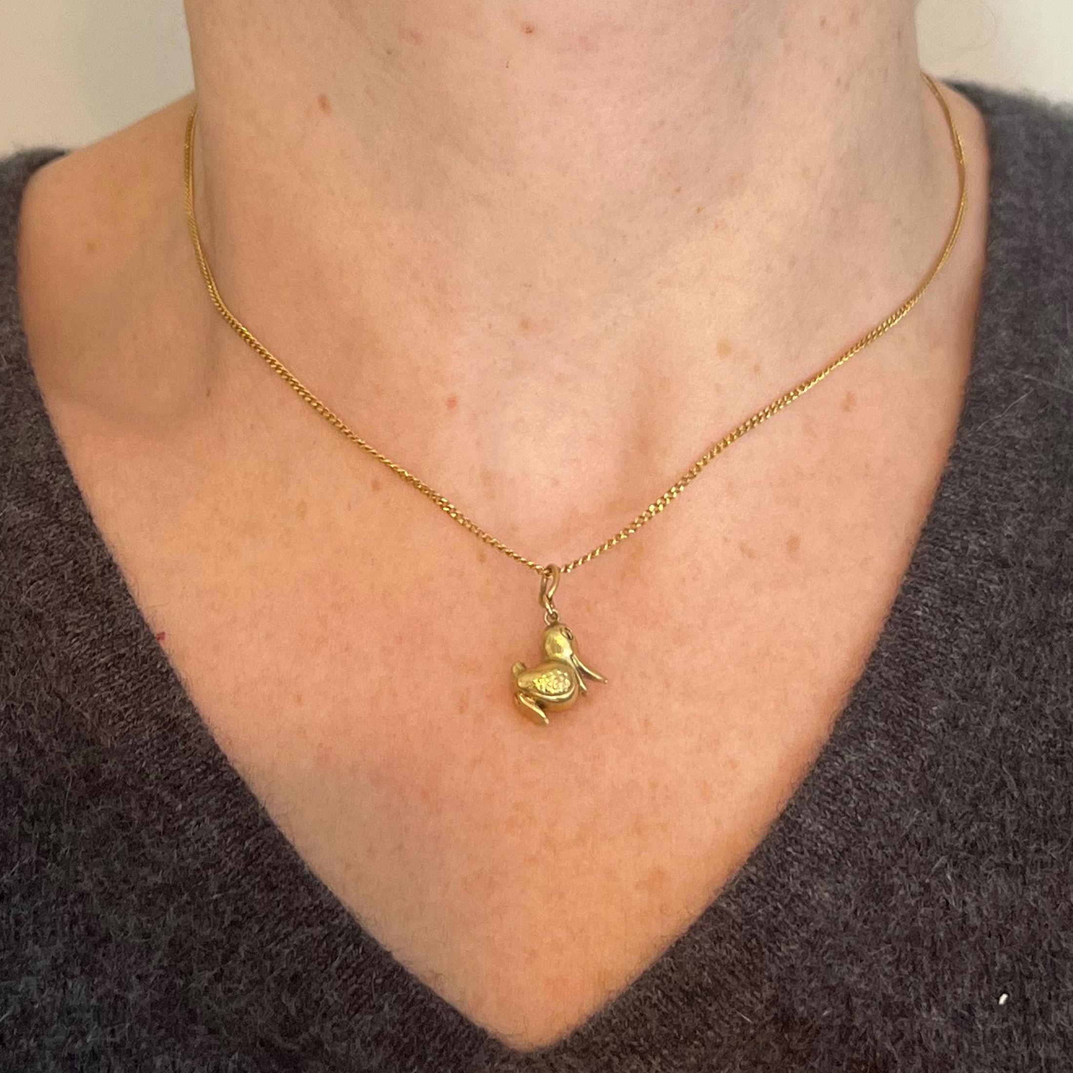 Women's or Men's Vintage 18K Yellow Gold Duck Bird Charm Pendant For Sale