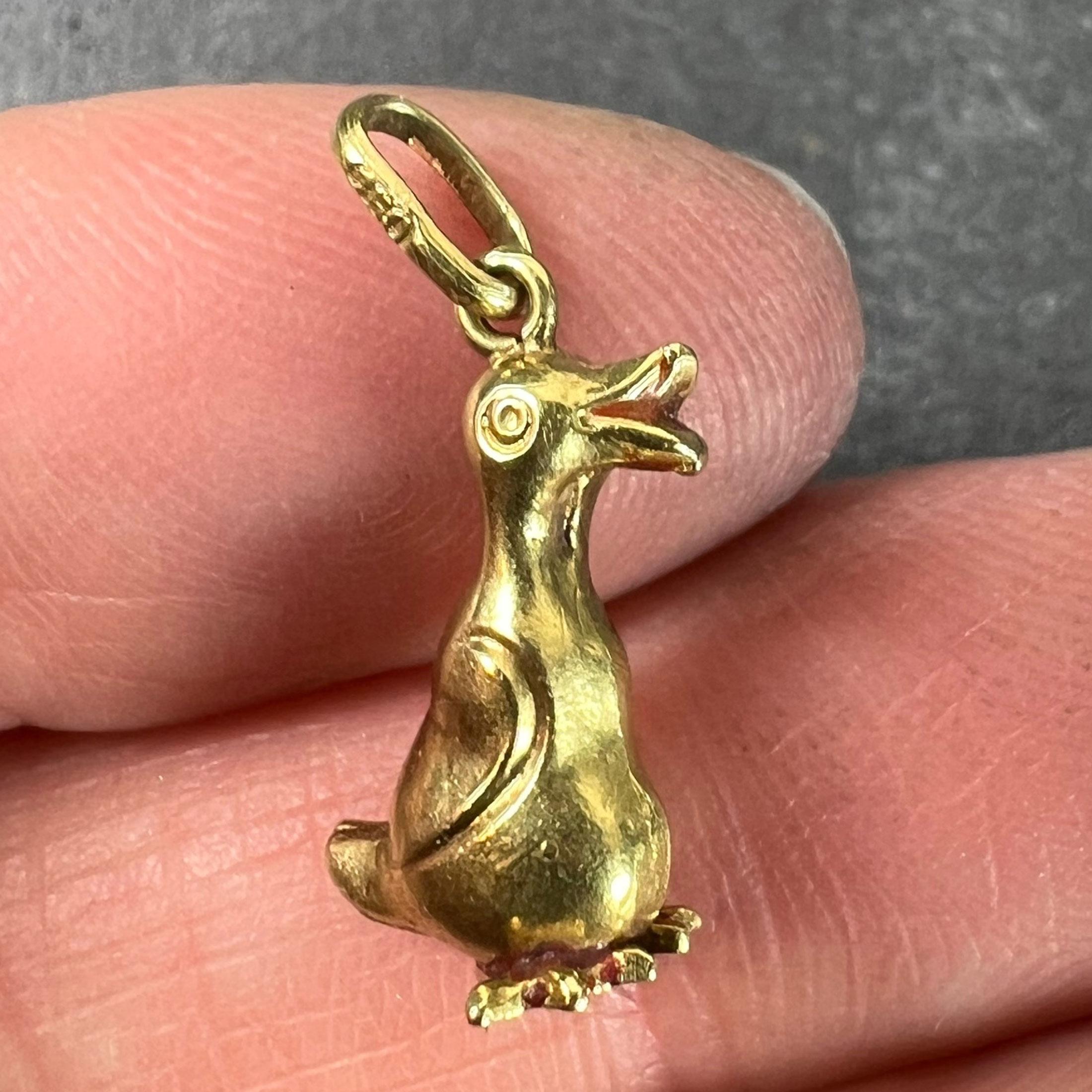 Vintage 18K Yellow Gold Duck Bird Charm Pendant For Sale 1